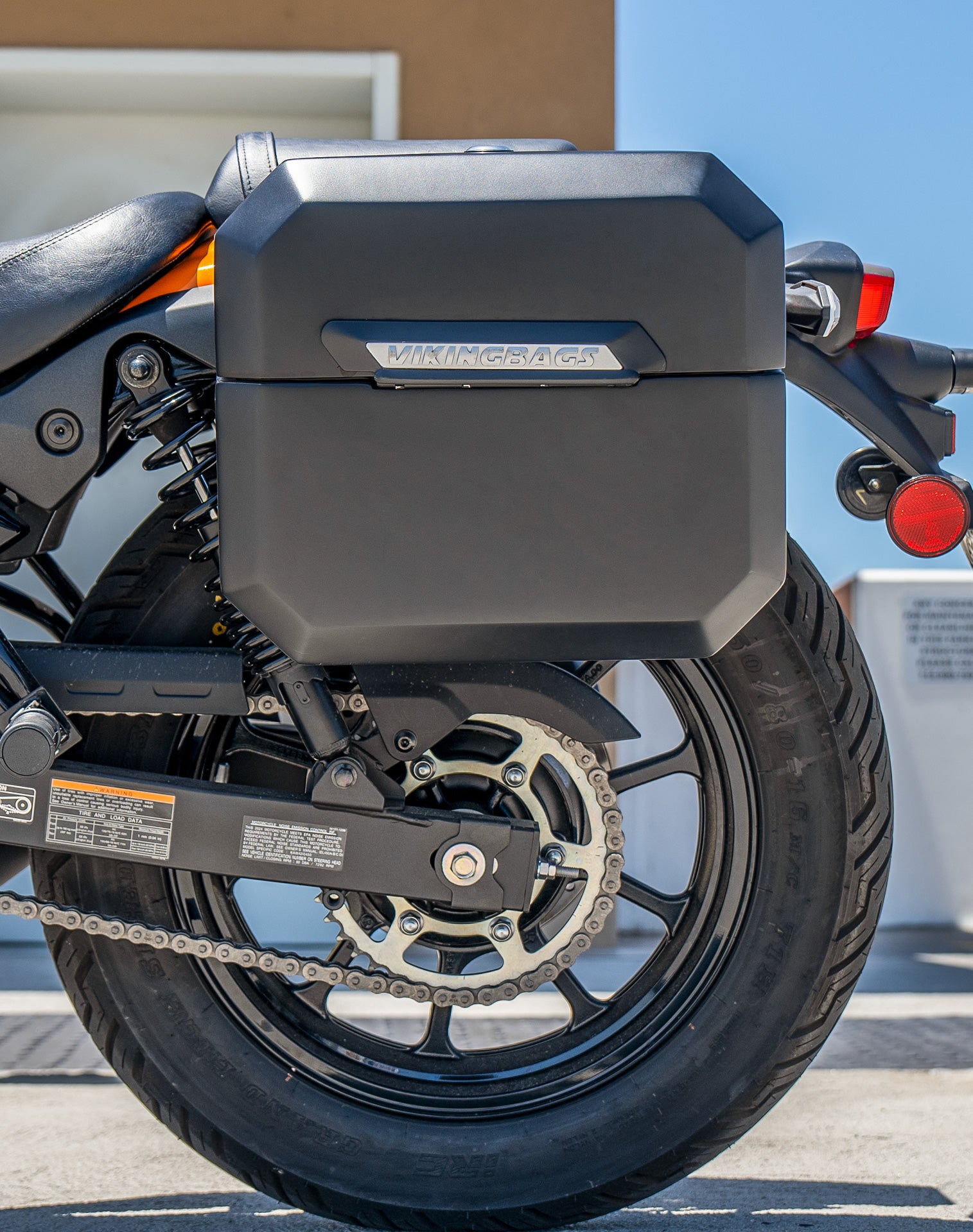 20L - Outlaw Quick-Mount Small Kawasaki Eliminator 450 Matte Hard Saddlebags Life style 2