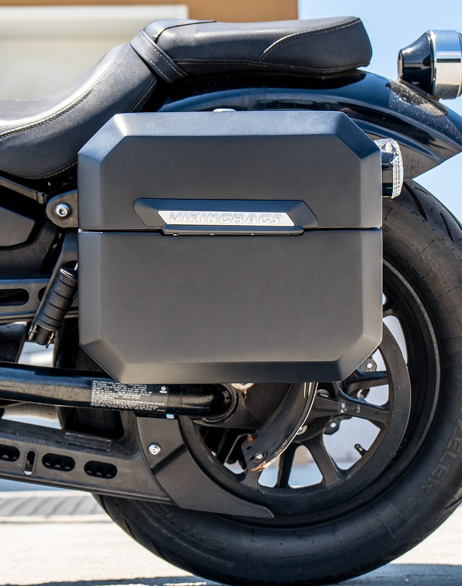 20L - Outlaw Quick-Mount Small Yamaha Bolt Specific Matte Hard Saddlebags Life style 2