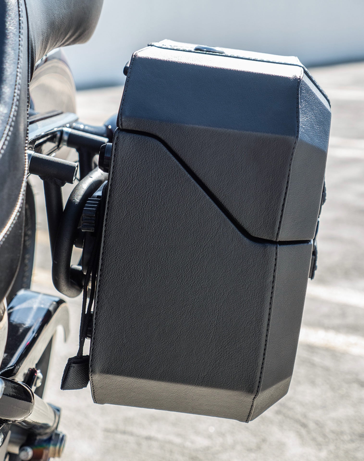 20L - Outlaw Quick-Mount Small BMW R18 Leather Wrapped Hard Saddlebags Life Style 3