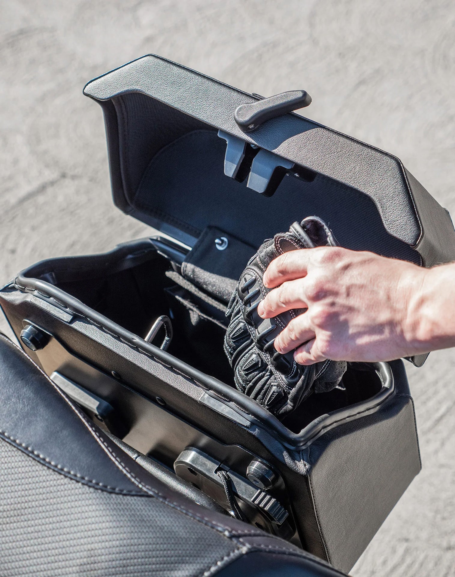 20L - Outlaw Quick-Mount Small BMW R18 Leather Wrapped Hard Saddlebags Life Style 4