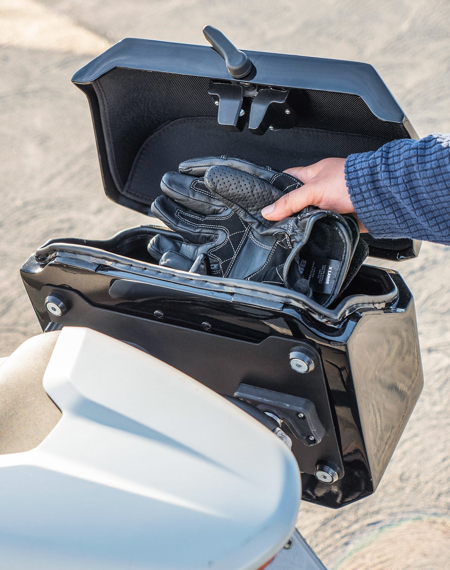 DESPERATE OUTLAW HARRY LONGBAUGH １リットル Viking Outlaw 20L Quick-Mount Ducati Monster 797 Painted Hard