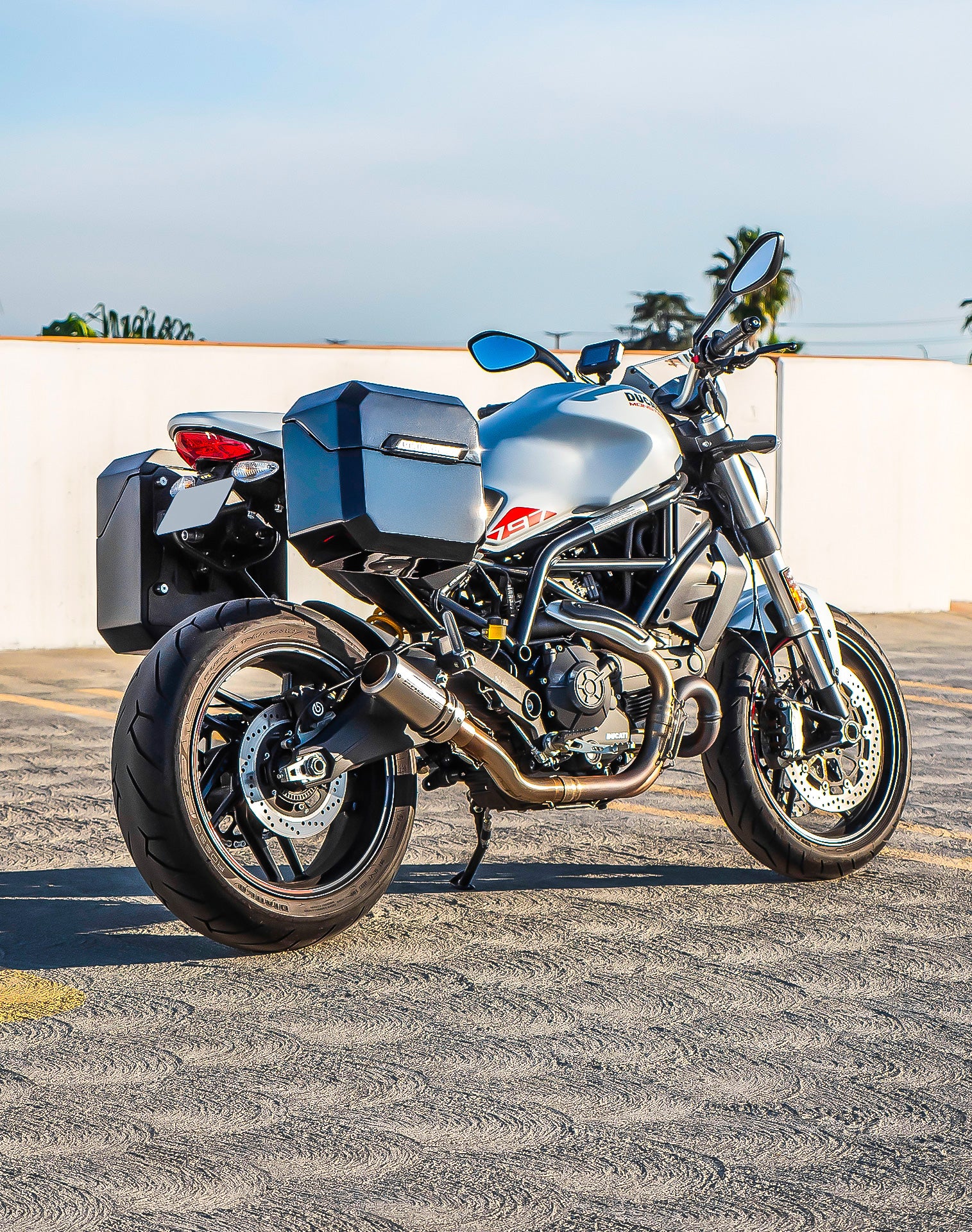 20L - Outlaw Quick-Mount Small Ducati Monster 797 Painted Hard Saddlebags Life style 1