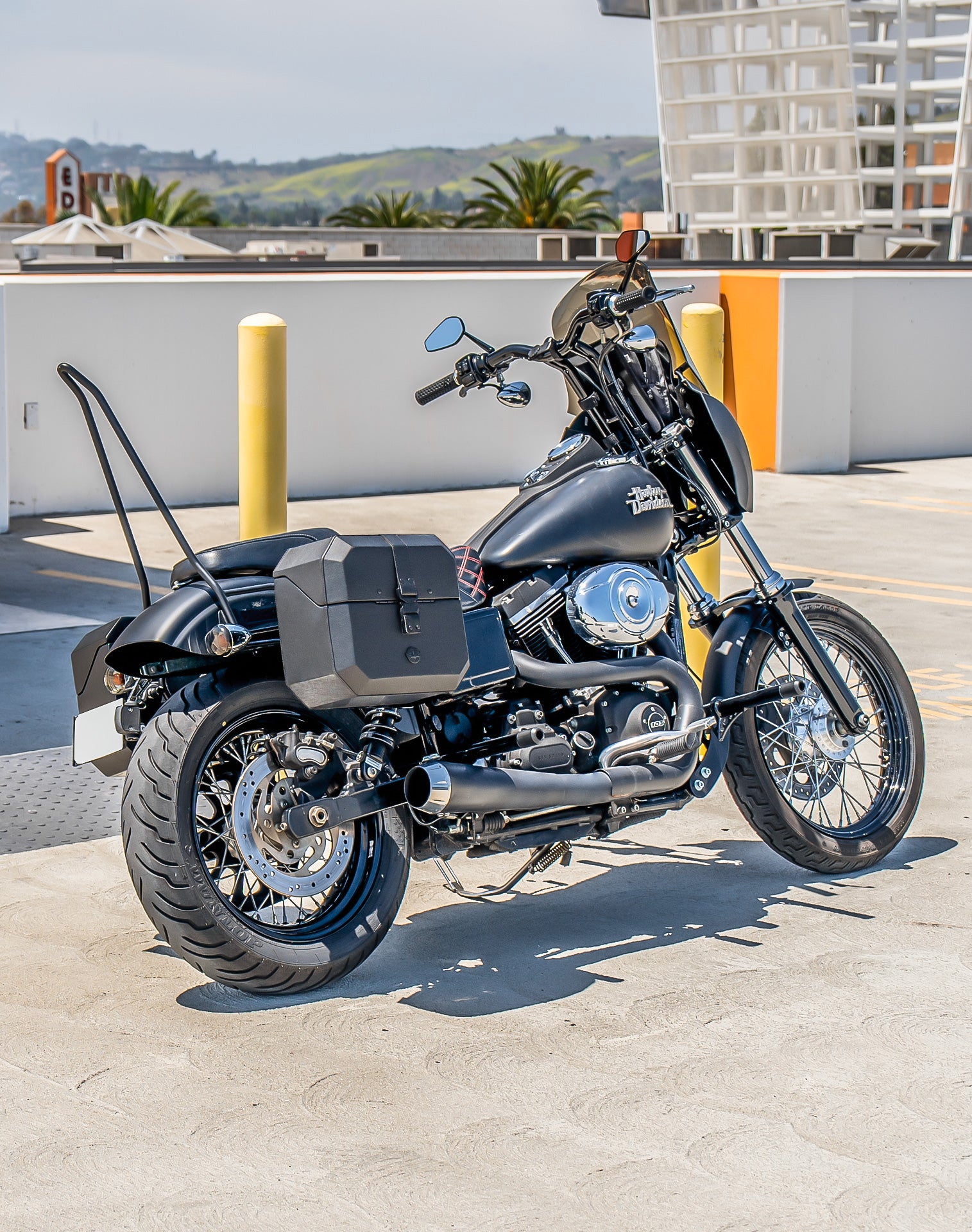 20L - Outlaw Quick-Mount Small Harley Dyna Street Bob FXDB Leather Wrapped Hard Saddlebags Lifestyle 