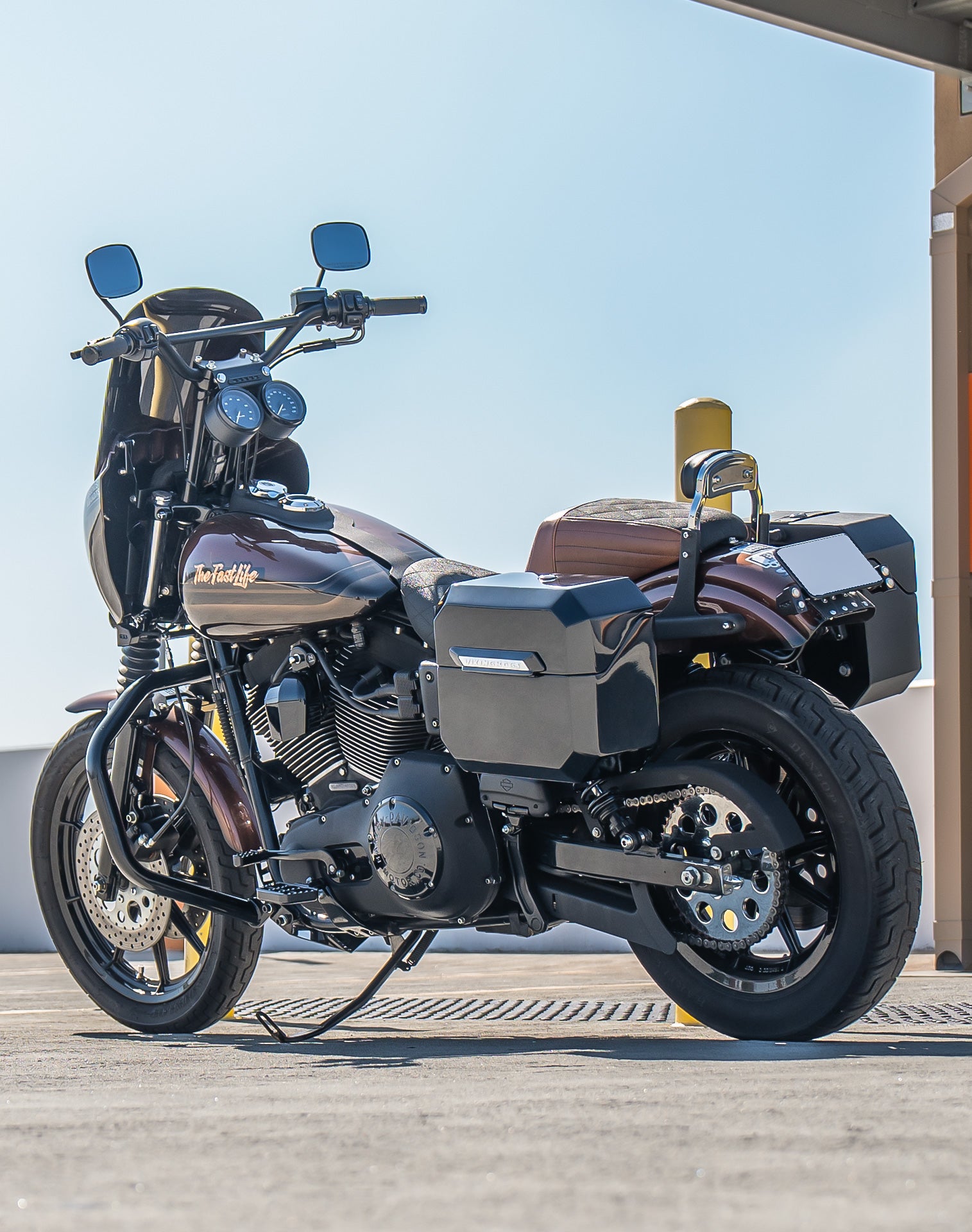 20L - Outlaw Quick-Mount Small Harley Dyna Super Glide FXD Painted Hard Saddlebags Lifestyle