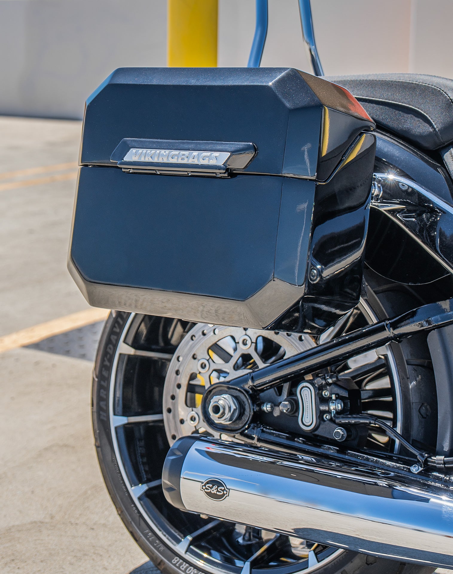 20L - Outlaw Quick-Mount Small Harley Softail Breakout FXBR/S Painted Hard Saddlebags Lifestyle