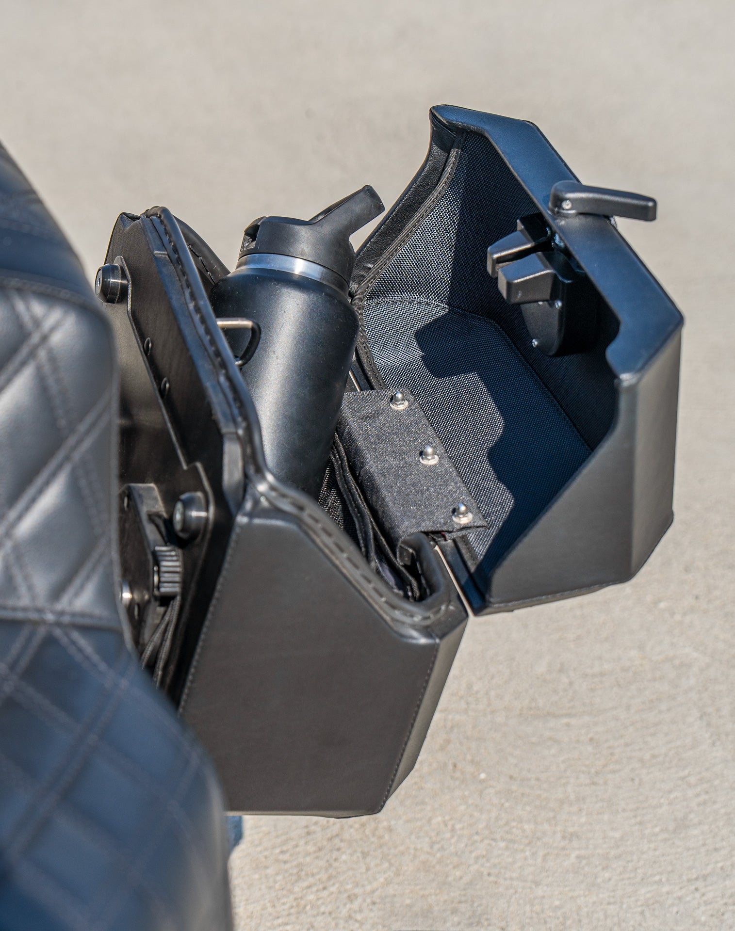 20L - Outlaw Quick-Mount Small Harley Softail Heritage FLHC/S Leather Wrapped Hard Saddlebags Lifestyle