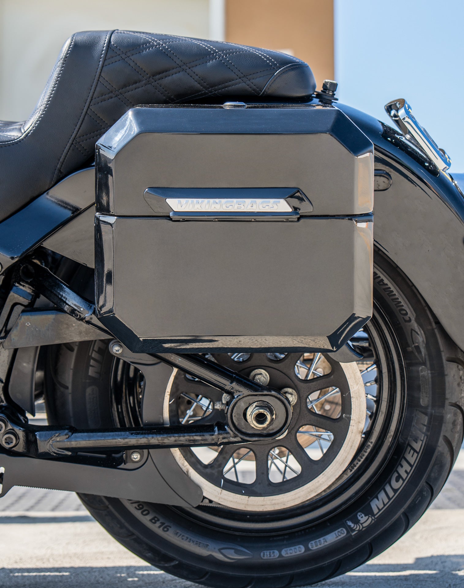 20L - Outlaw Quick-Mount Small Harley Softail Heritage FLHC/S Painted Hard Saddlebags Lifestyle