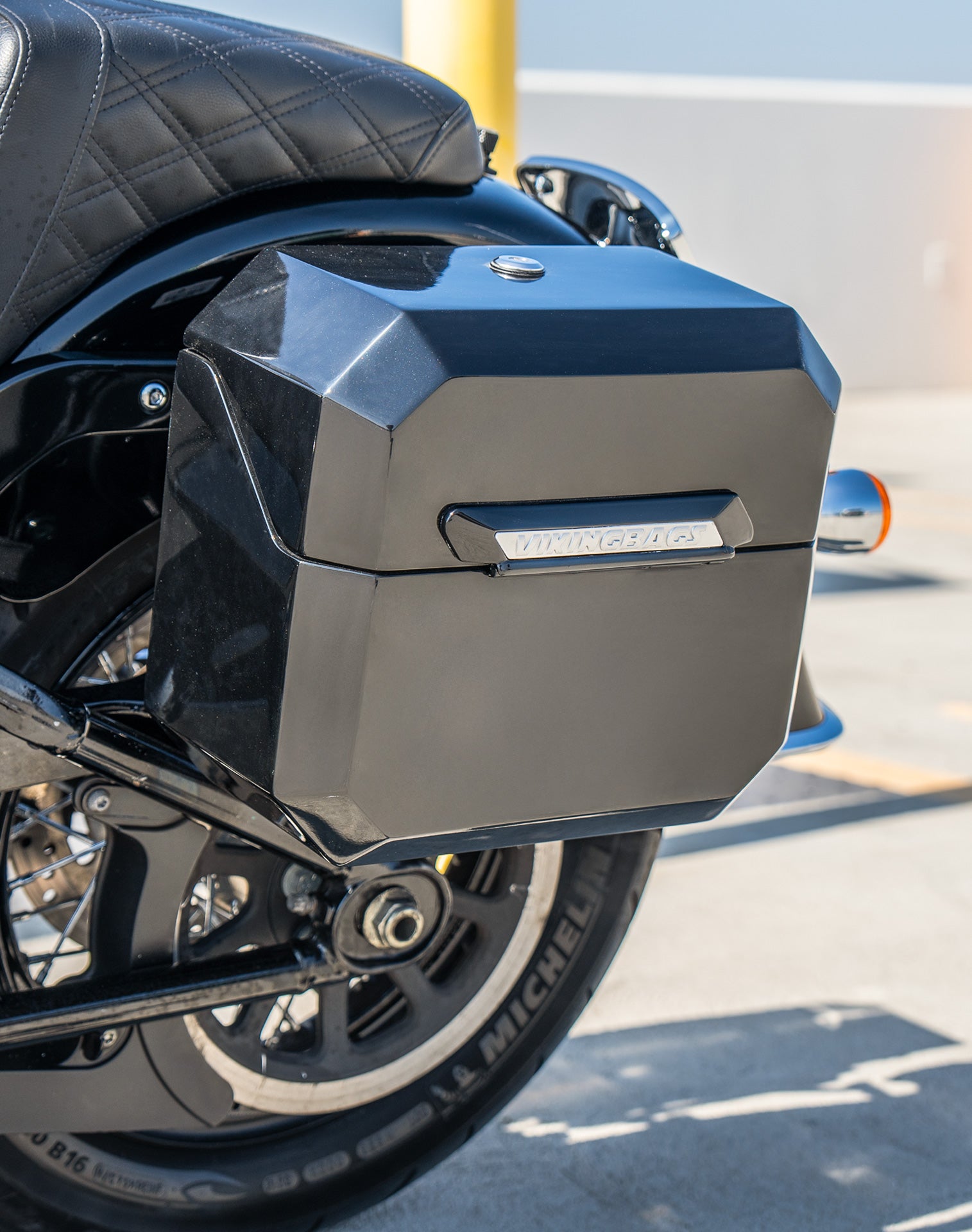 20L - Outlaw Quick-Mount Small Harley Softail Heritage FLHC/S Painted Hard Saddlebags Lifestyle