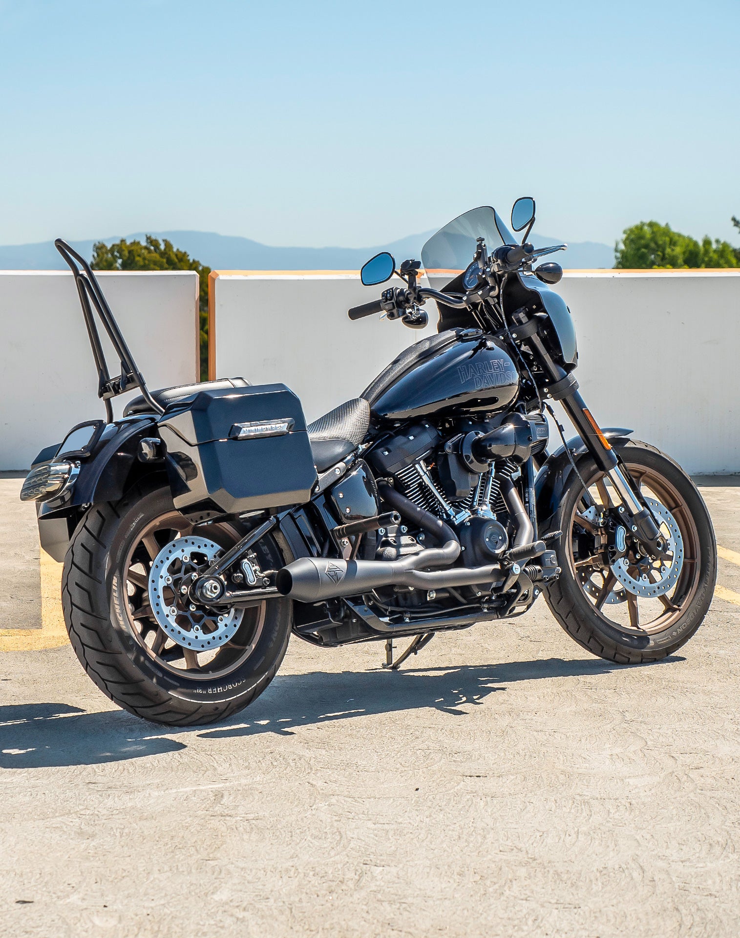 20L - Outlaw Quick-Mount Small Harley Softail Low Rider S FXLRS Painted Hard Saddlebags Life style 1