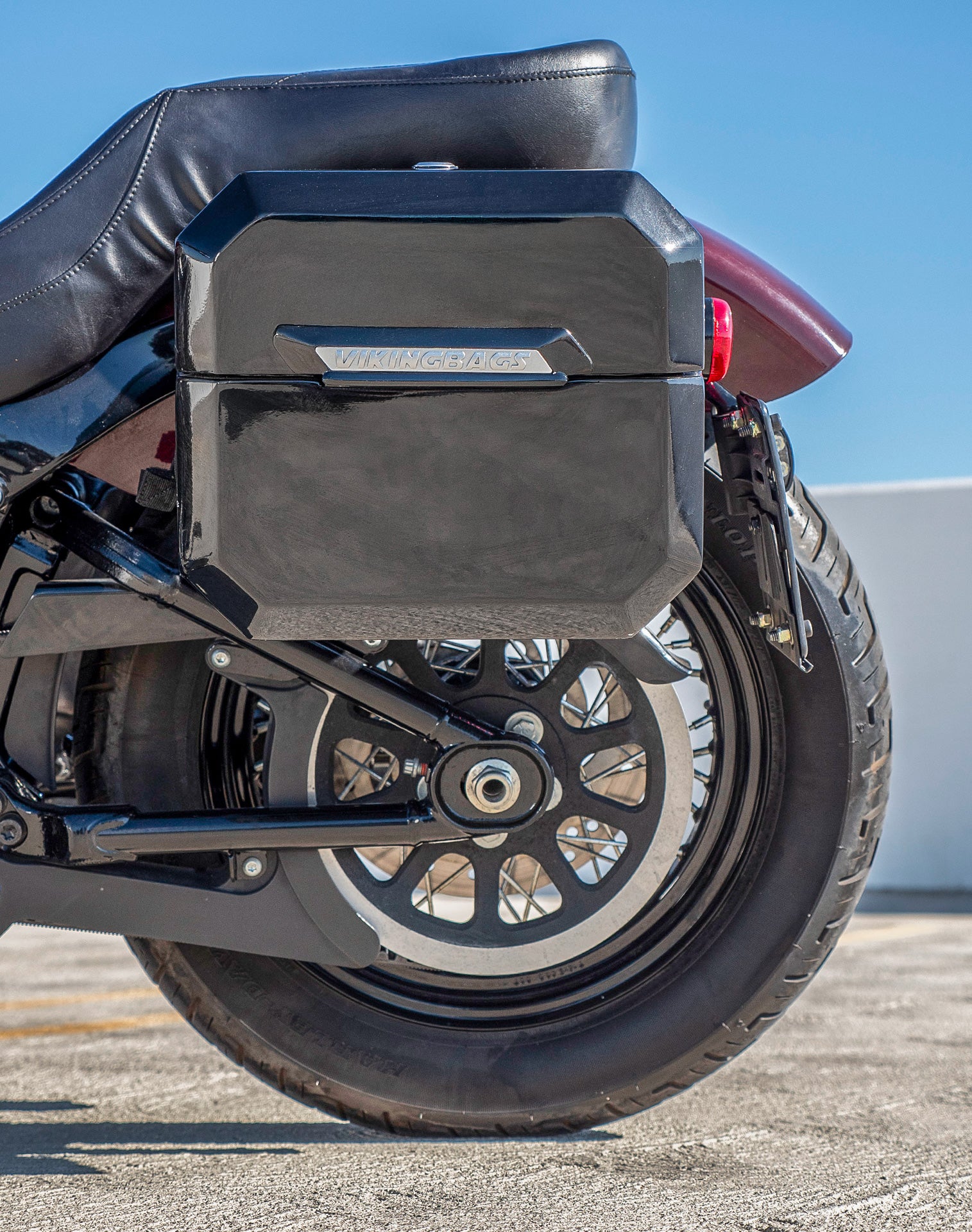 20L - Outlaw Quick-Mount Small Harley Softail Standard FXST Painted Hard Saddlebags Life style 2