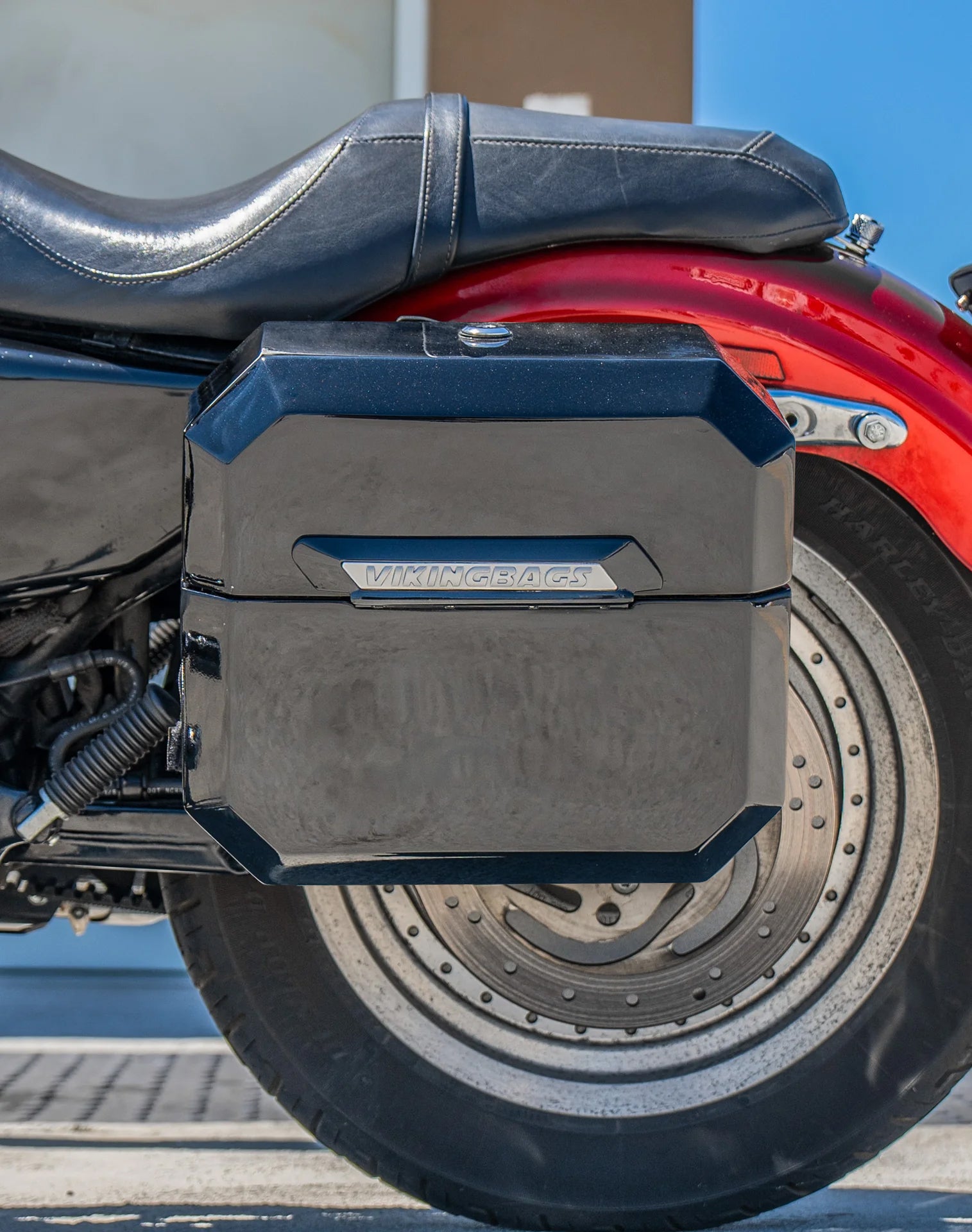 20L - Outlaw Quick-Mount Small Harley Sportster 883 Custom XL883C Painted Hard Saddlebags Lifestyle 2