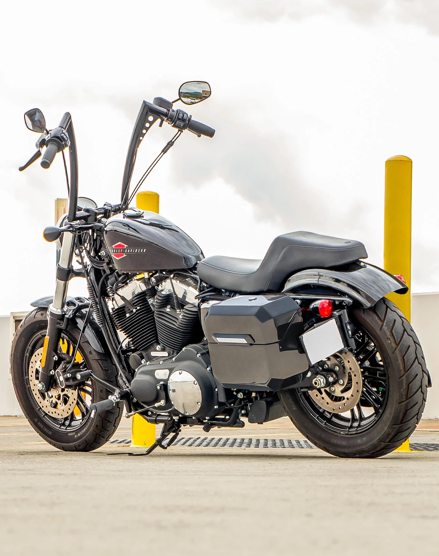 20L - Outlaw Quick-Mount Small Harley Sportster Forty Eight 48 Painted Hard Saddlebags Life style 1