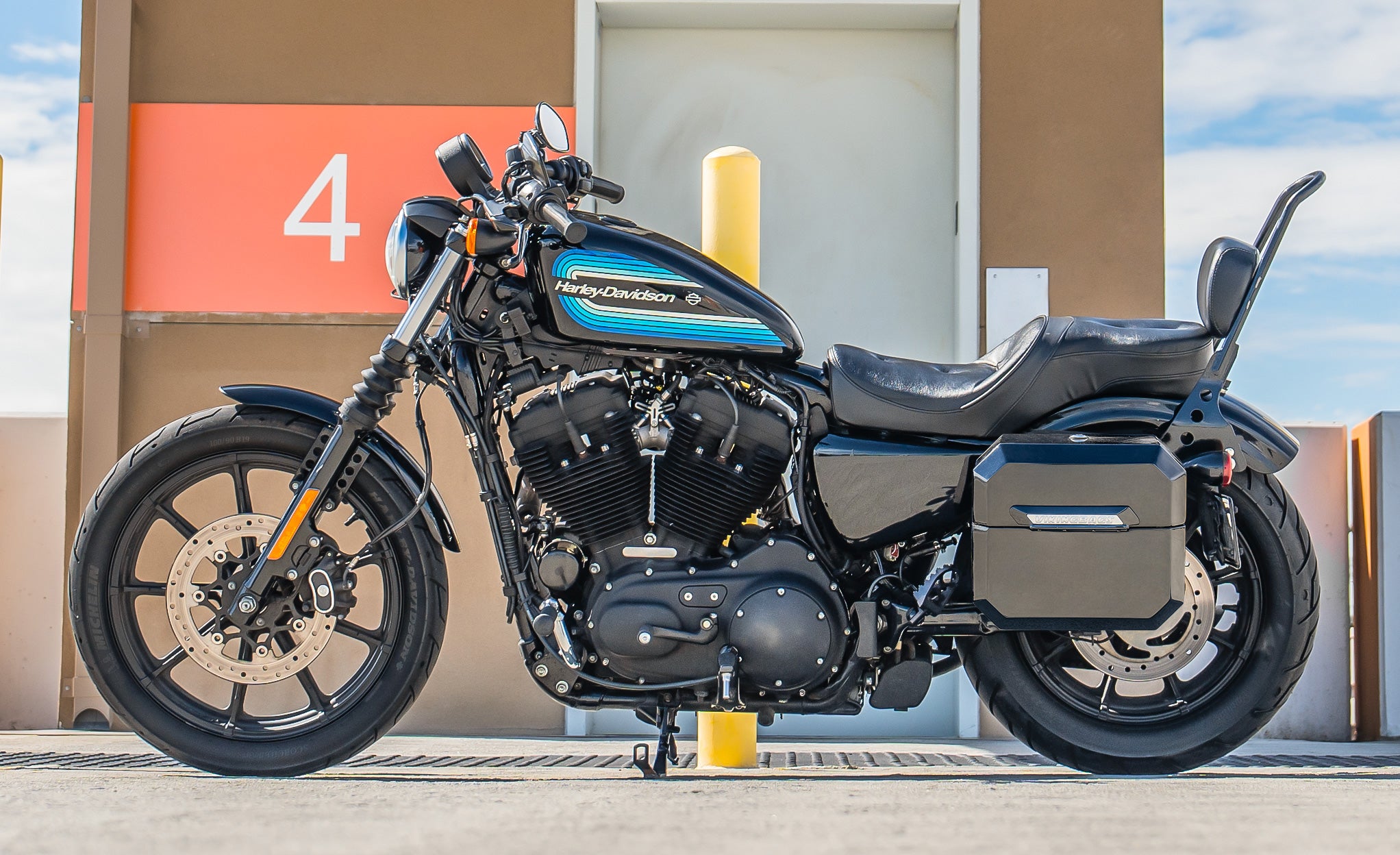 20L - Outlaw Quick-Mount Small Harley Sportster Iron 1200 Painted Hard Saddlebags Lifestyle @expand