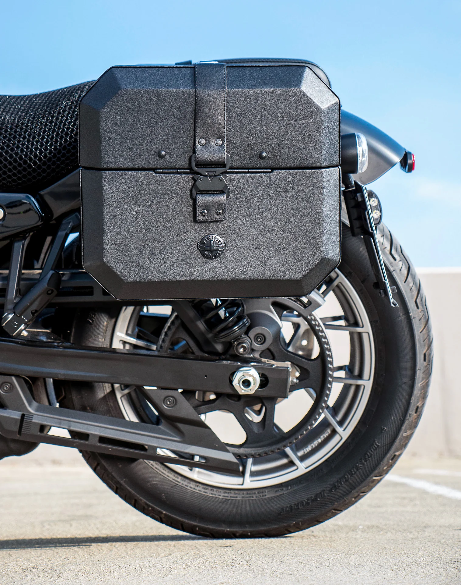 20L - Outlaw Quick-Mount Small Harley Sportster Nightster RH975/S Leather Wrapped Hard Saddlebags Life Style 2