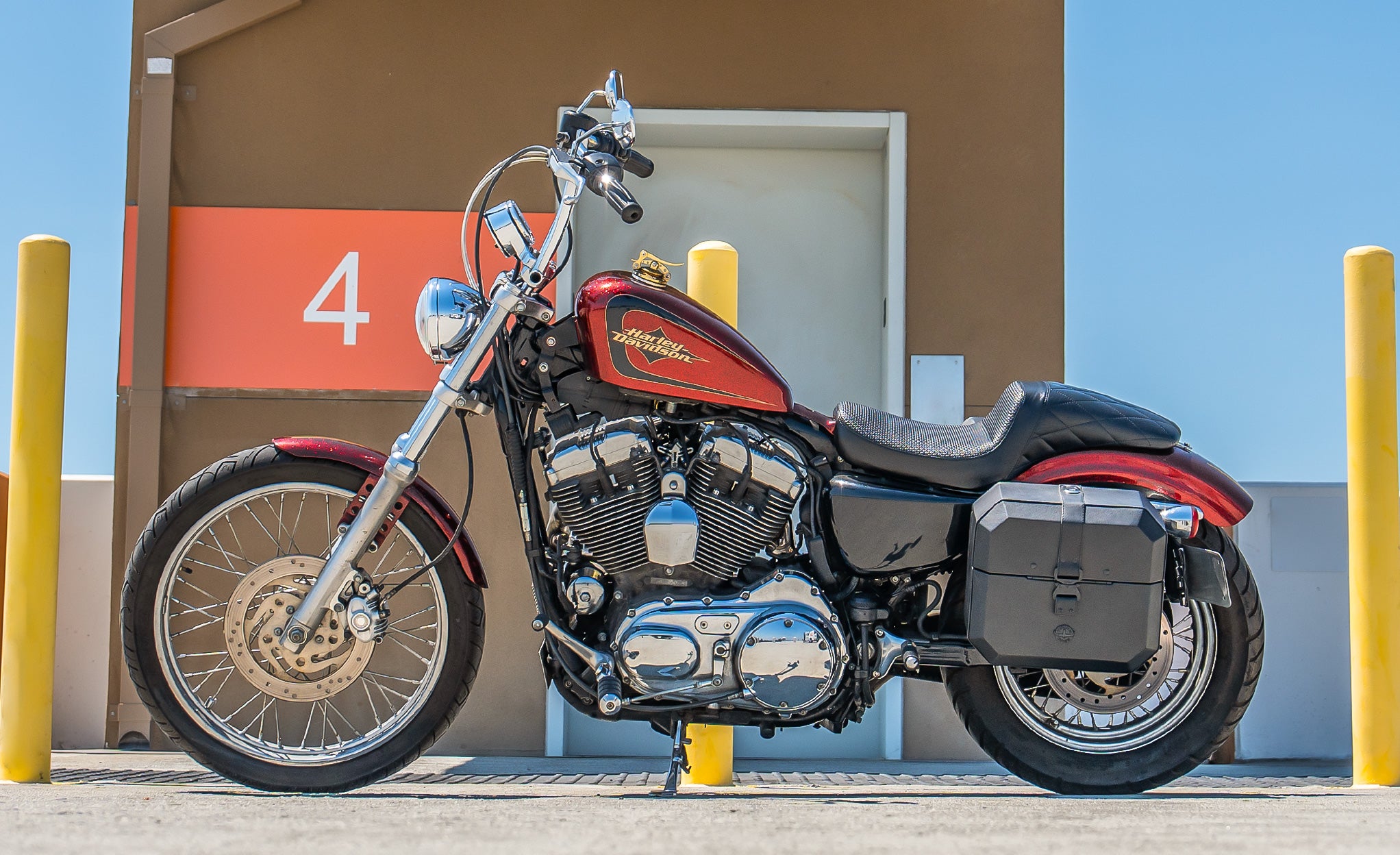 20L - Outlaw Quick-Mount Small Harley Sportster Seventy Two 72 Leather Wrapped Hard Saddlebags Life Style Photo @expand