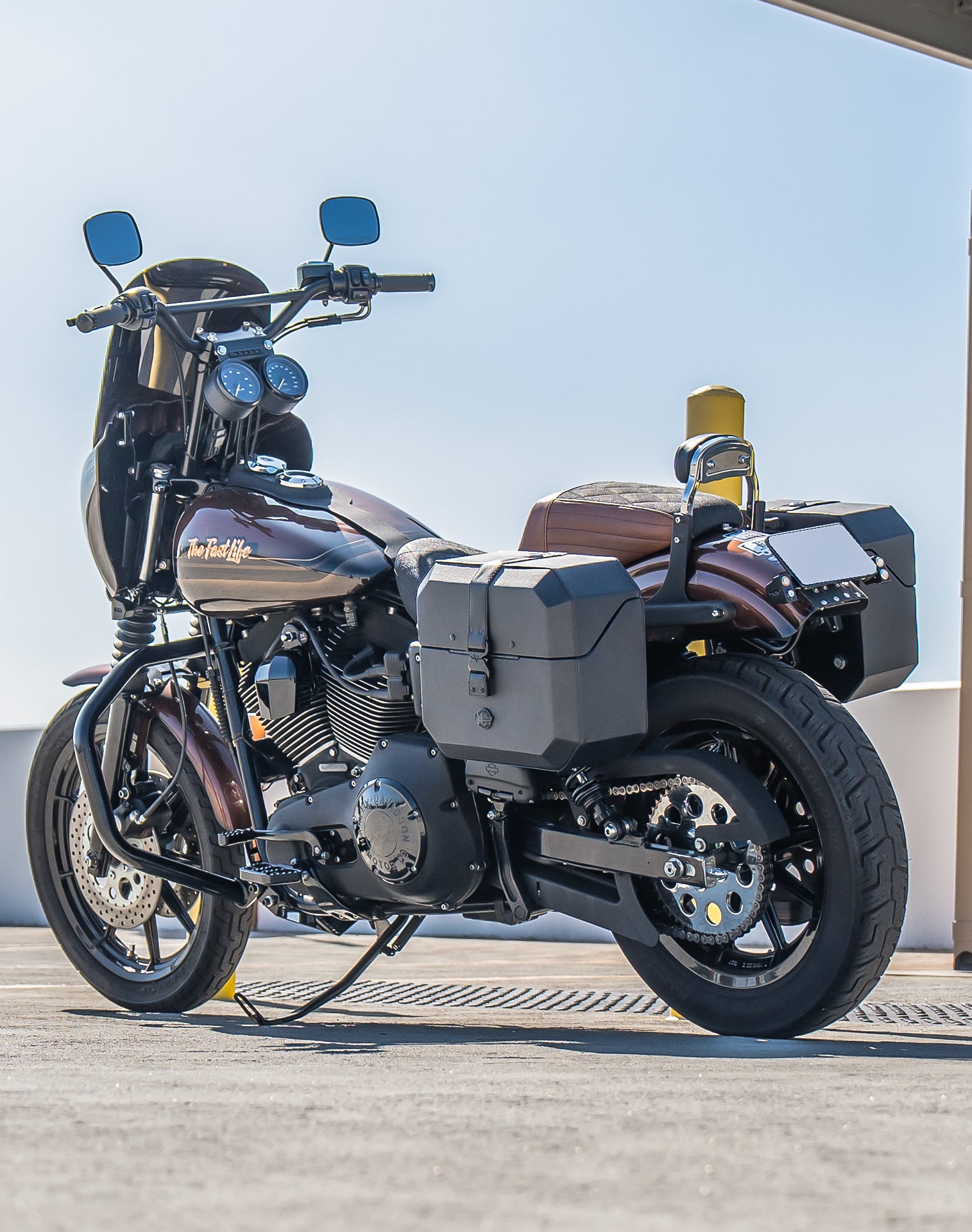 20L - Outlaw Quick-Mount Small Leather Wrapped Hard Saddlebags for Harley Dyna Super Glide Custom FXDC/I Lifestyle