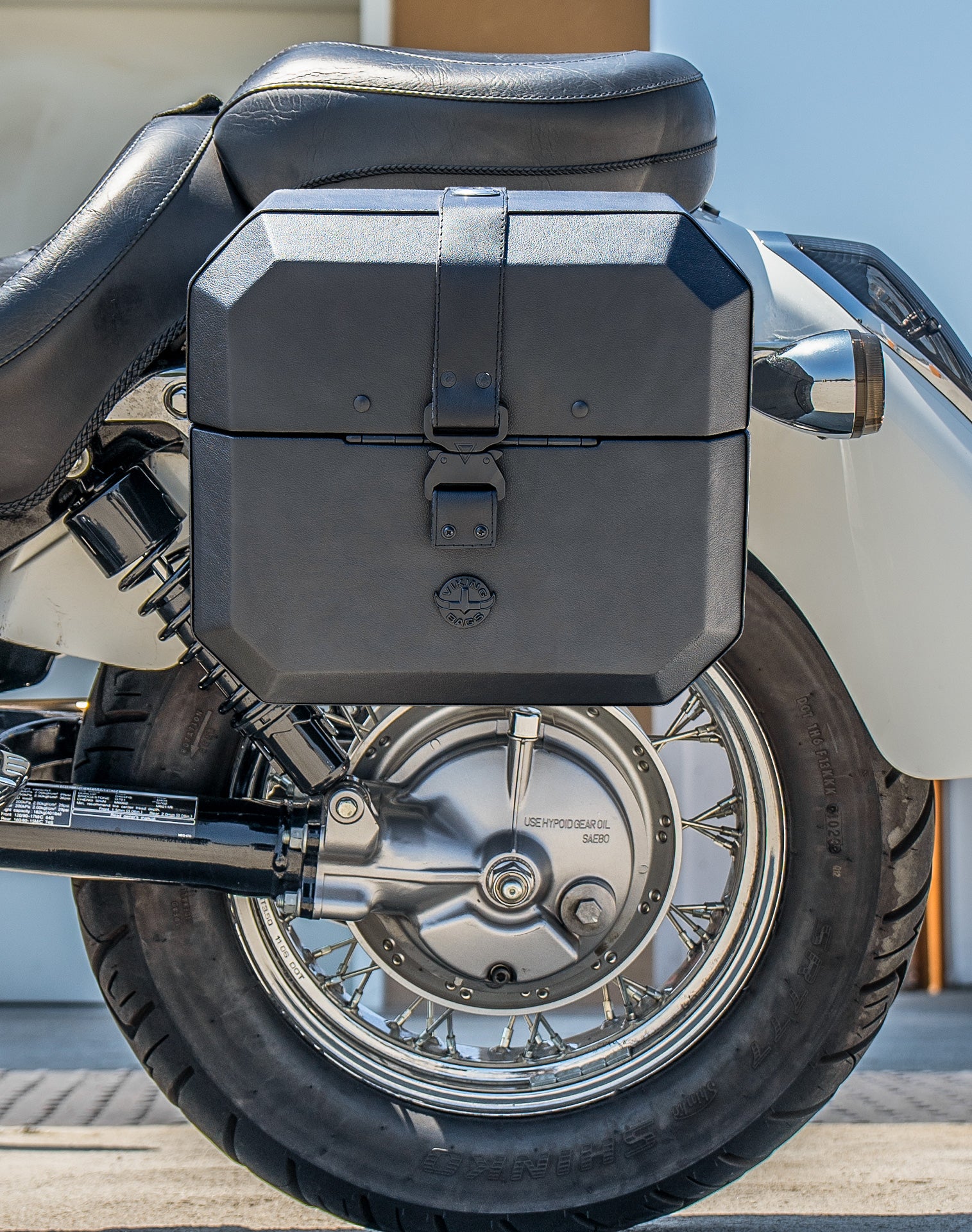 20L - Outlaw Quick-Mount Small Honda 750 Shadow Aero Leather Wrapped Hard Saddlebags Life Style 2