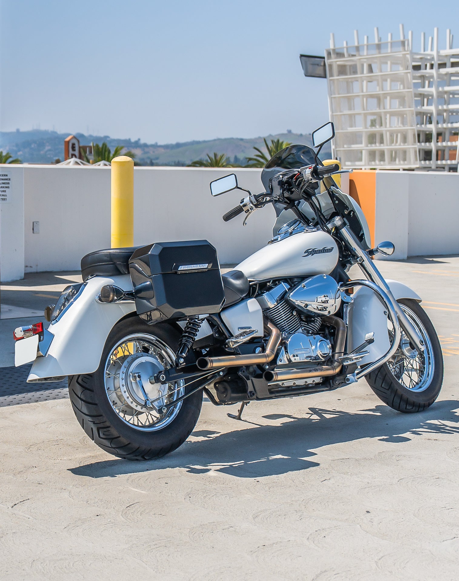 20L - Outlaw Quick-Mount Small Honda 750 Shadow Aero Painted Hard Saddlebags Life style 1