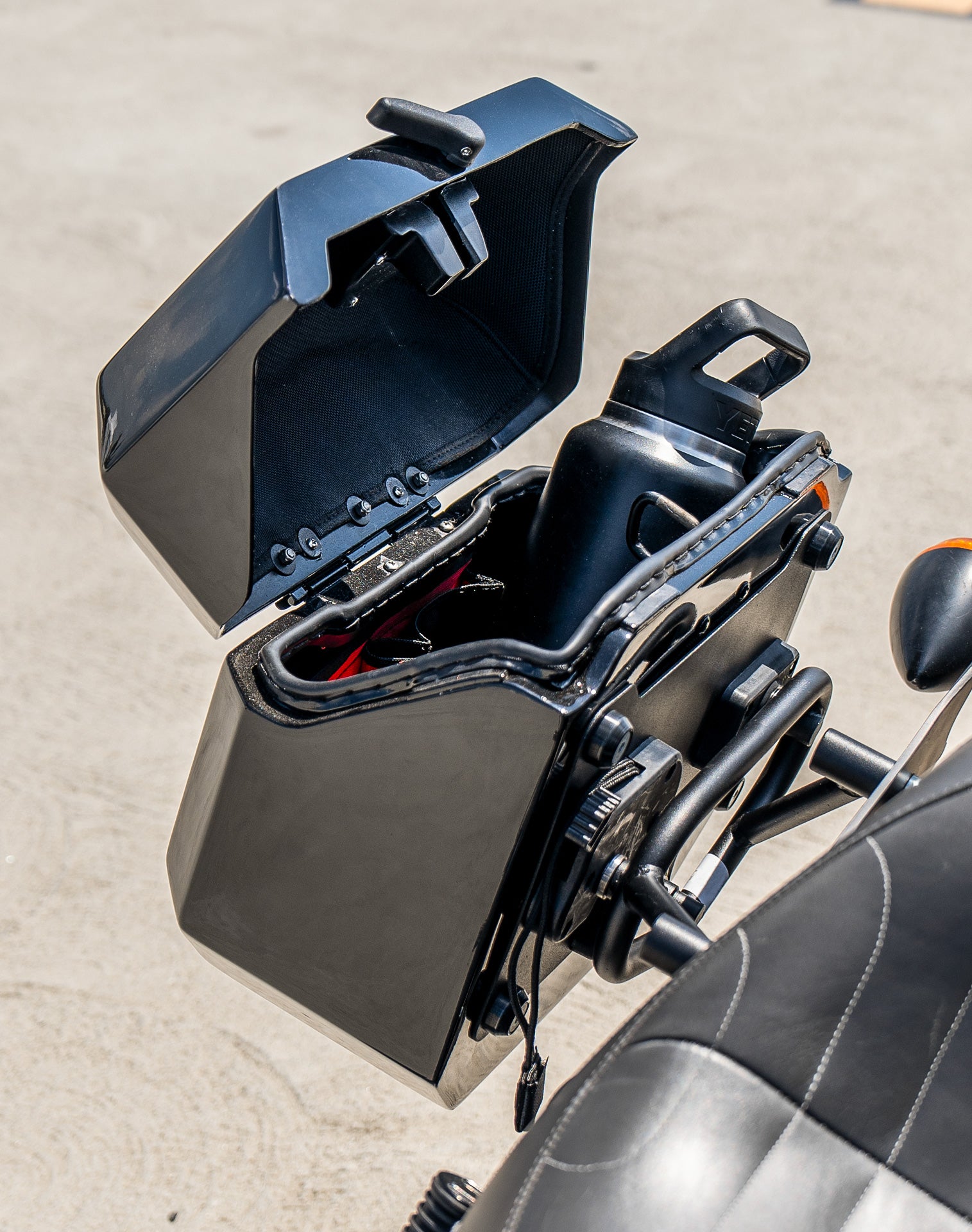 20L - Outlaw Quick-Mount Small Honda 750 Shadow Phantom Painted Hard Saddlebags Life style 4