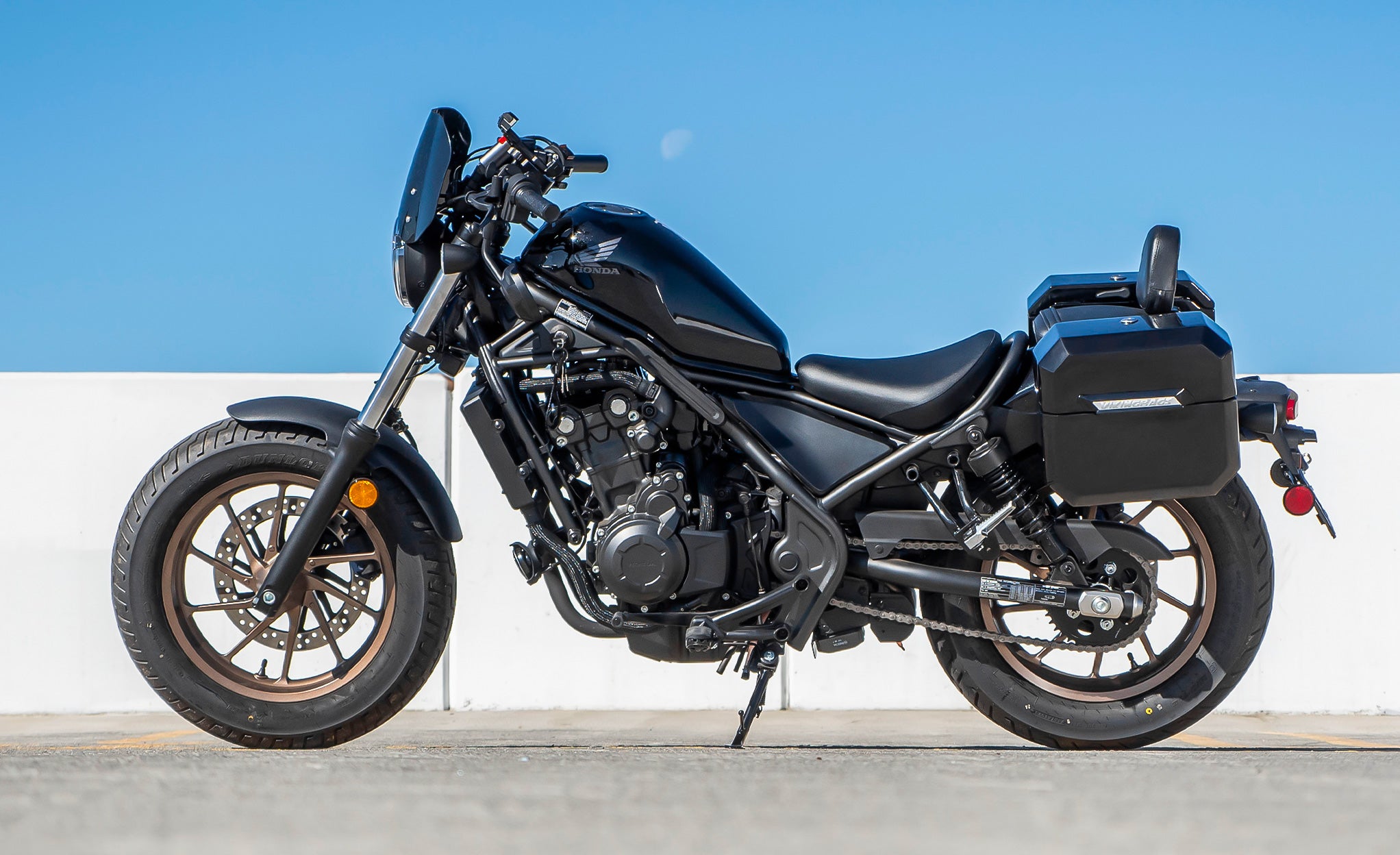 20L - Outlaw Quick-Mount Small Honda Rebel 500 Painted Hard Saddlebags Life Style Photo @expand