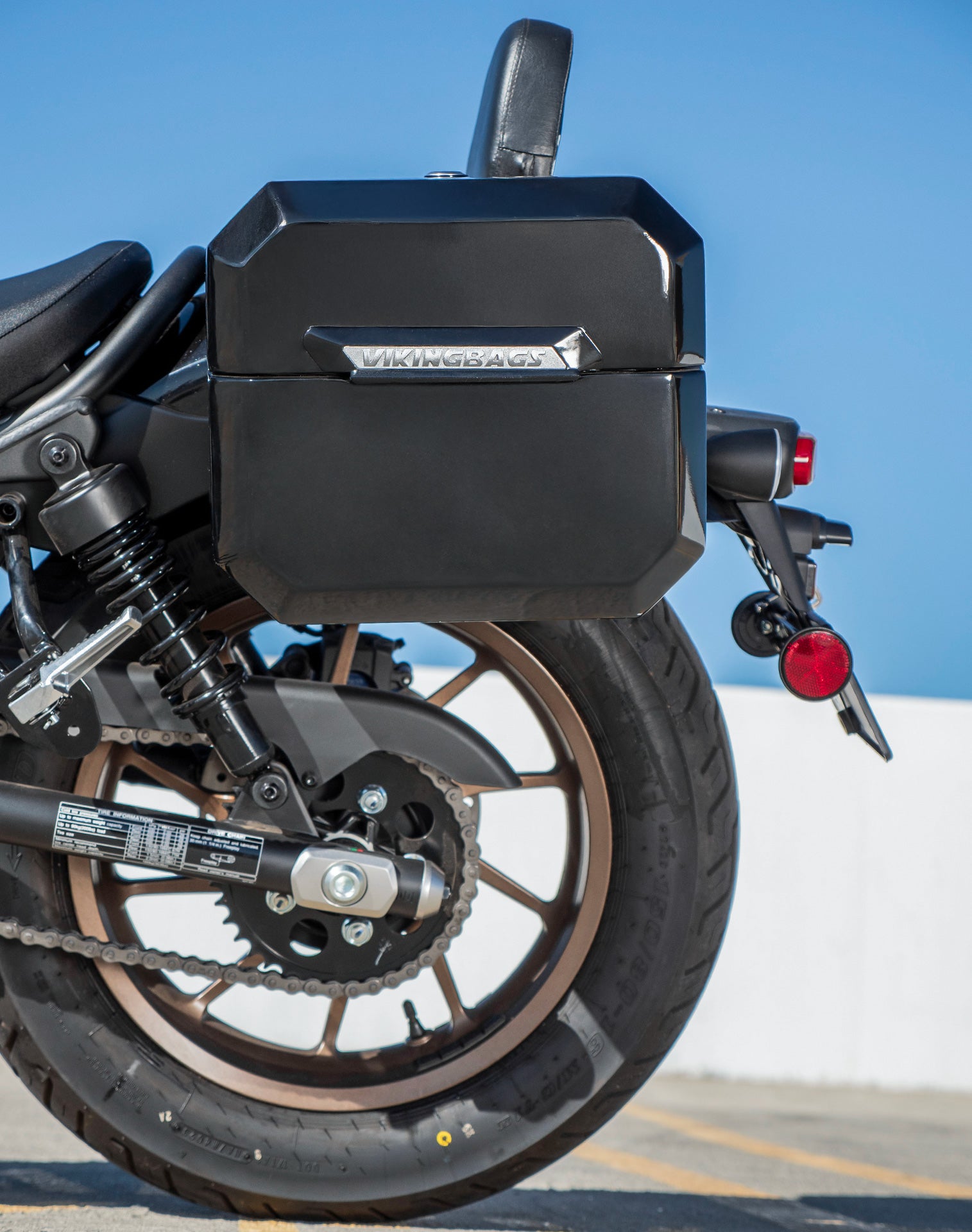 20L - Outlaw Quick-Mount Small Honda Rebel 500 Painted Hard Saddlebags Life style 2