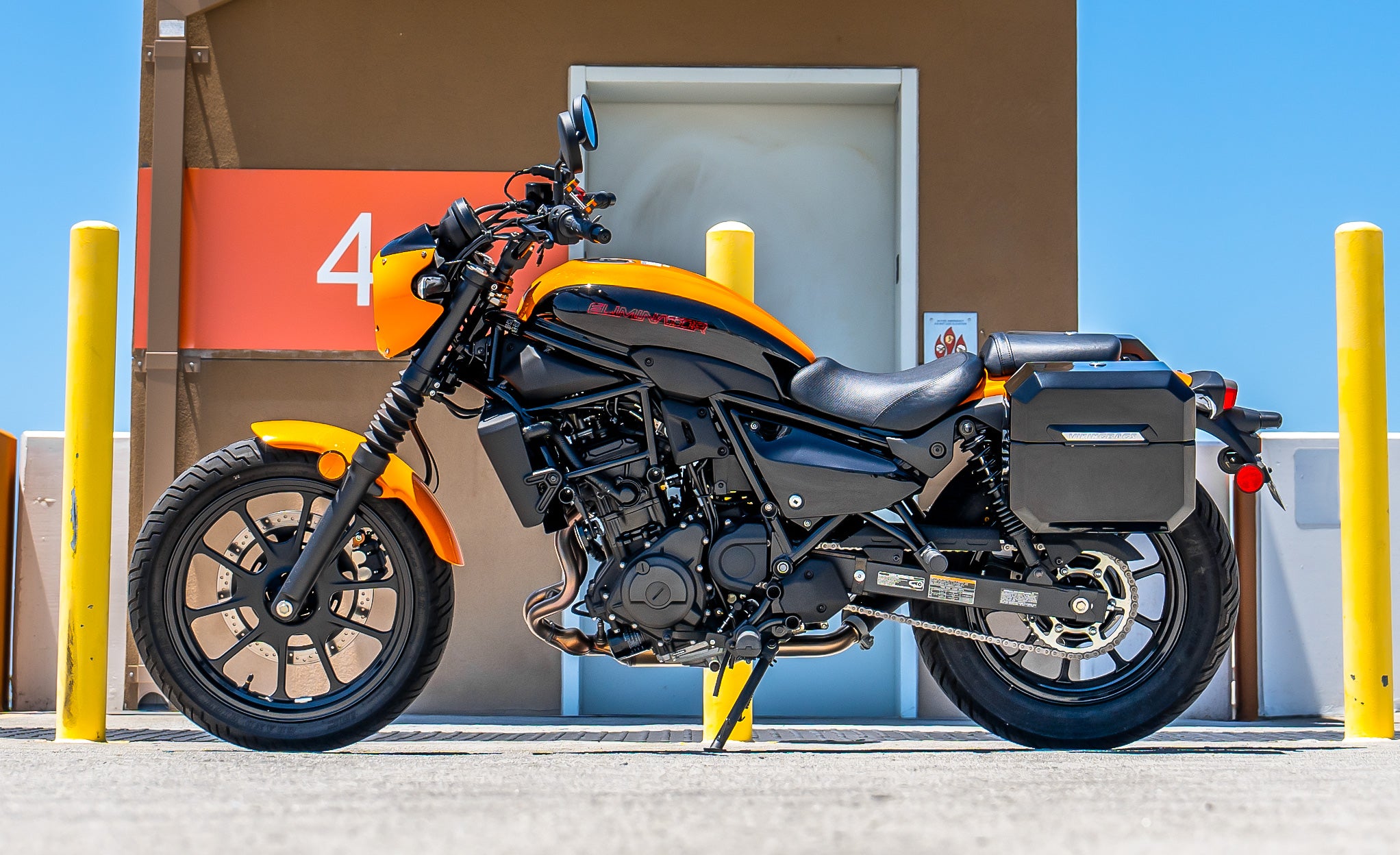 20L - Outlaw Quick-Mount Small Kawasaki Eliminator 450 Painted Hard Saddlebags Life Style Photo @expand