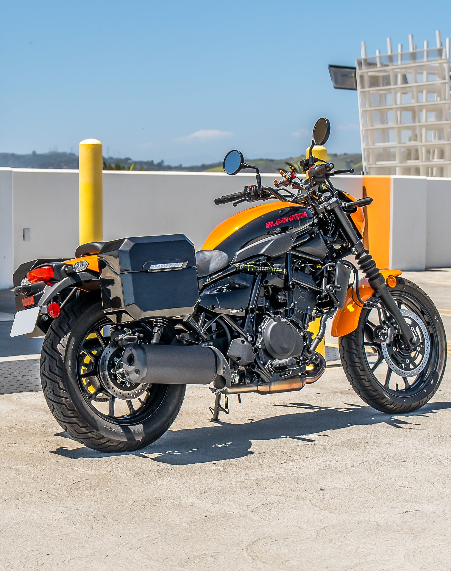 20L - Outlaw Quick-Mount Small Kawasaki Eliminator 450 Painted Hard Saddlebags Life style 1