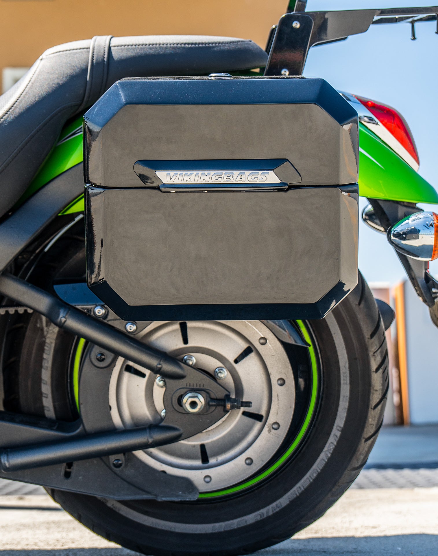 20L - Outlaw Quick-Mount Small Kawasaki Vulcan 900 Custom Painted Hard Saddlebags Life style 2