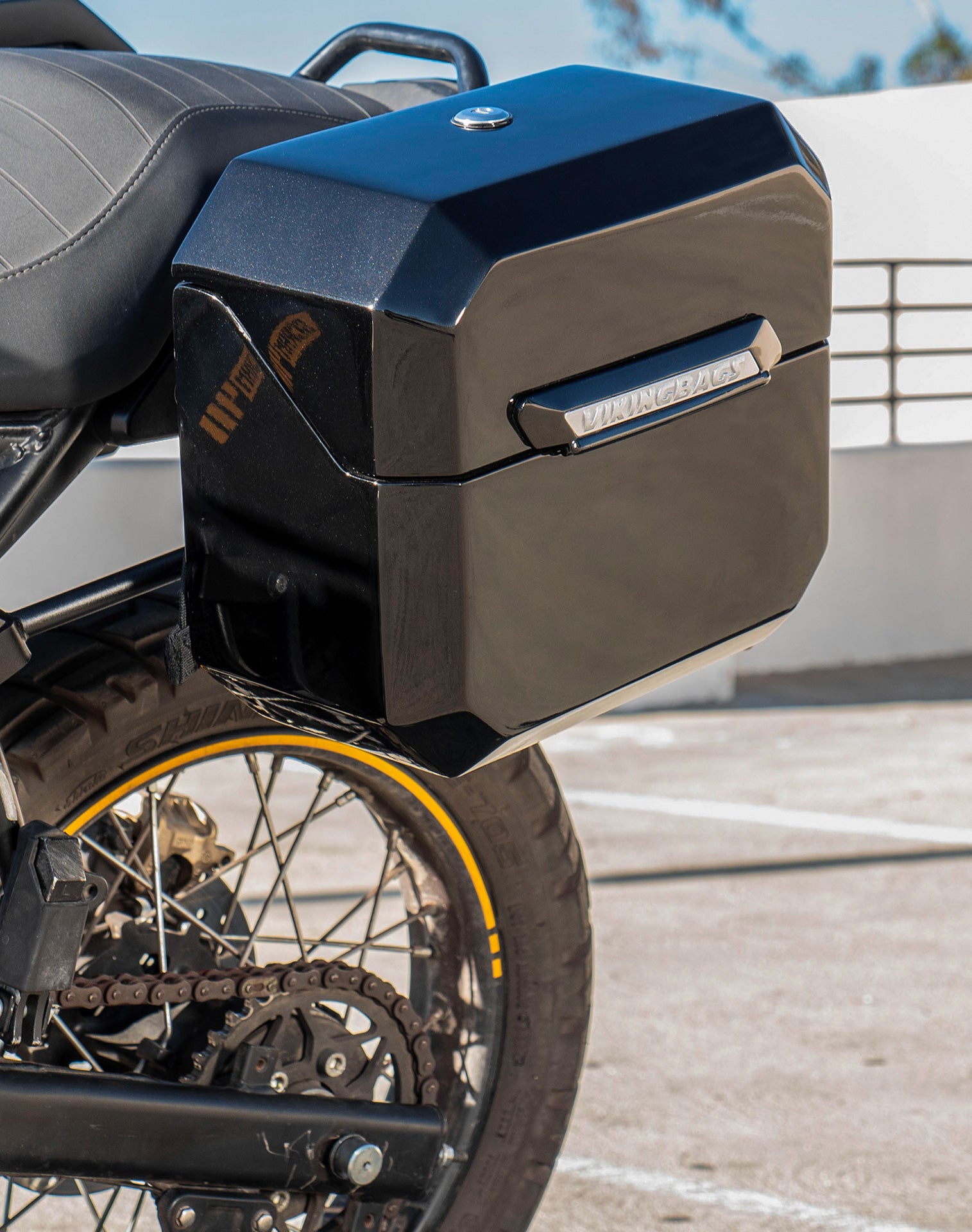 20L - Outlaw Quick-Mount Small Royal Enfield Scram 411 Painted Hard Saddlebags Life style 2