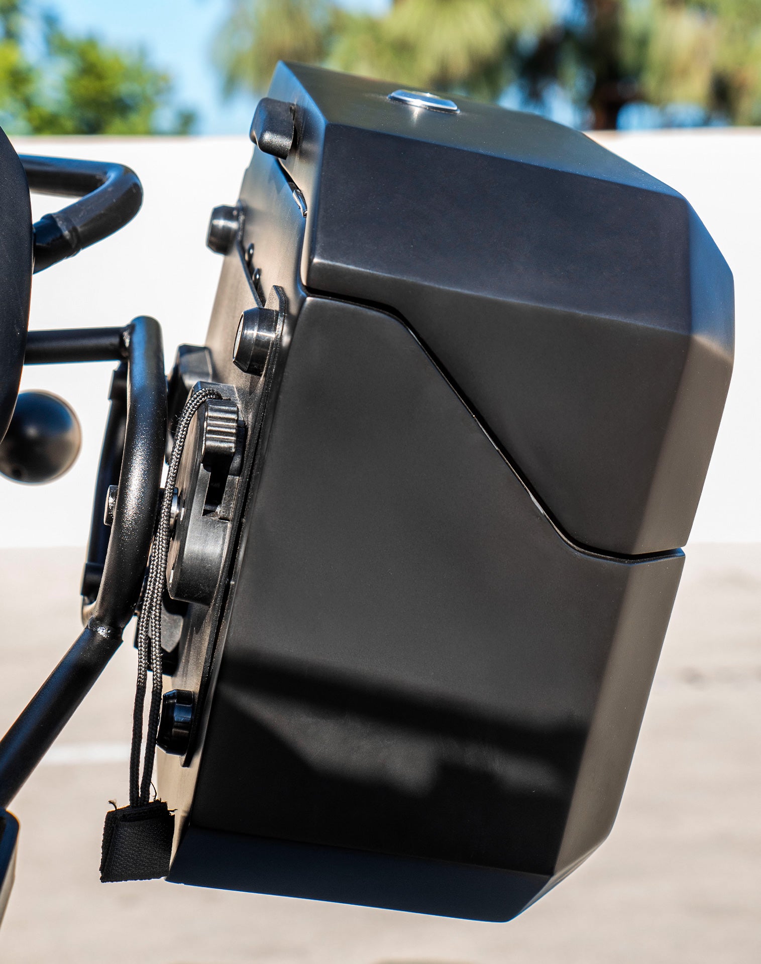 20L - Outlaw Quick-Mount Small Royal Enfield Scram 411 Painted Hard Saddlebags Life style 3