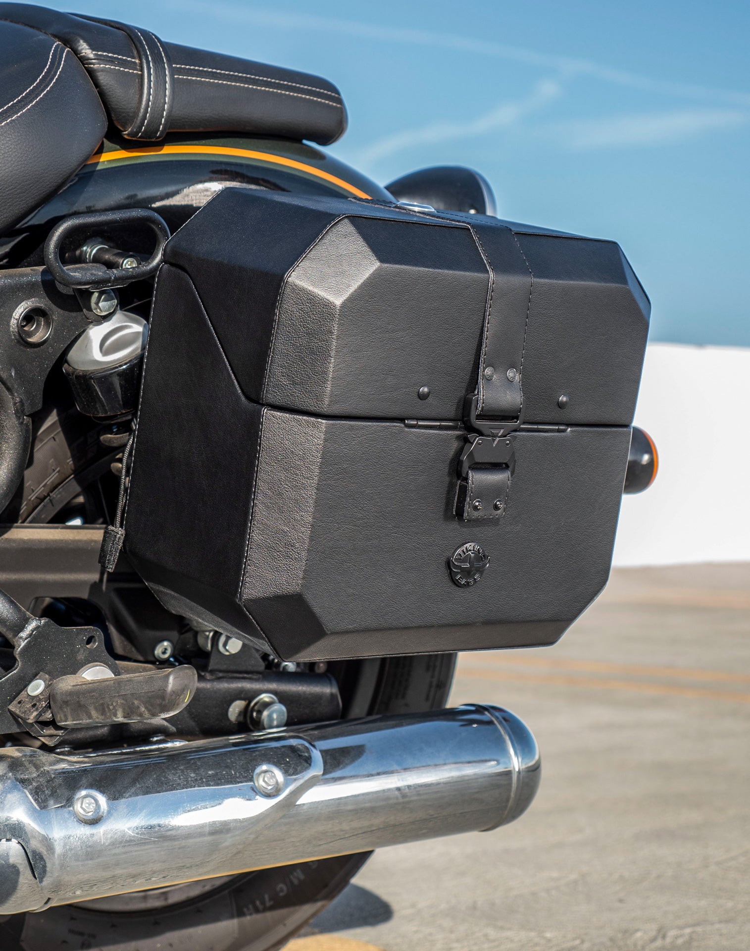 20L - Outlaw Quick-Mount Small Royal Enfield Super Meteor 650 Leather Wrapped Hard Saddlebags Life style 2