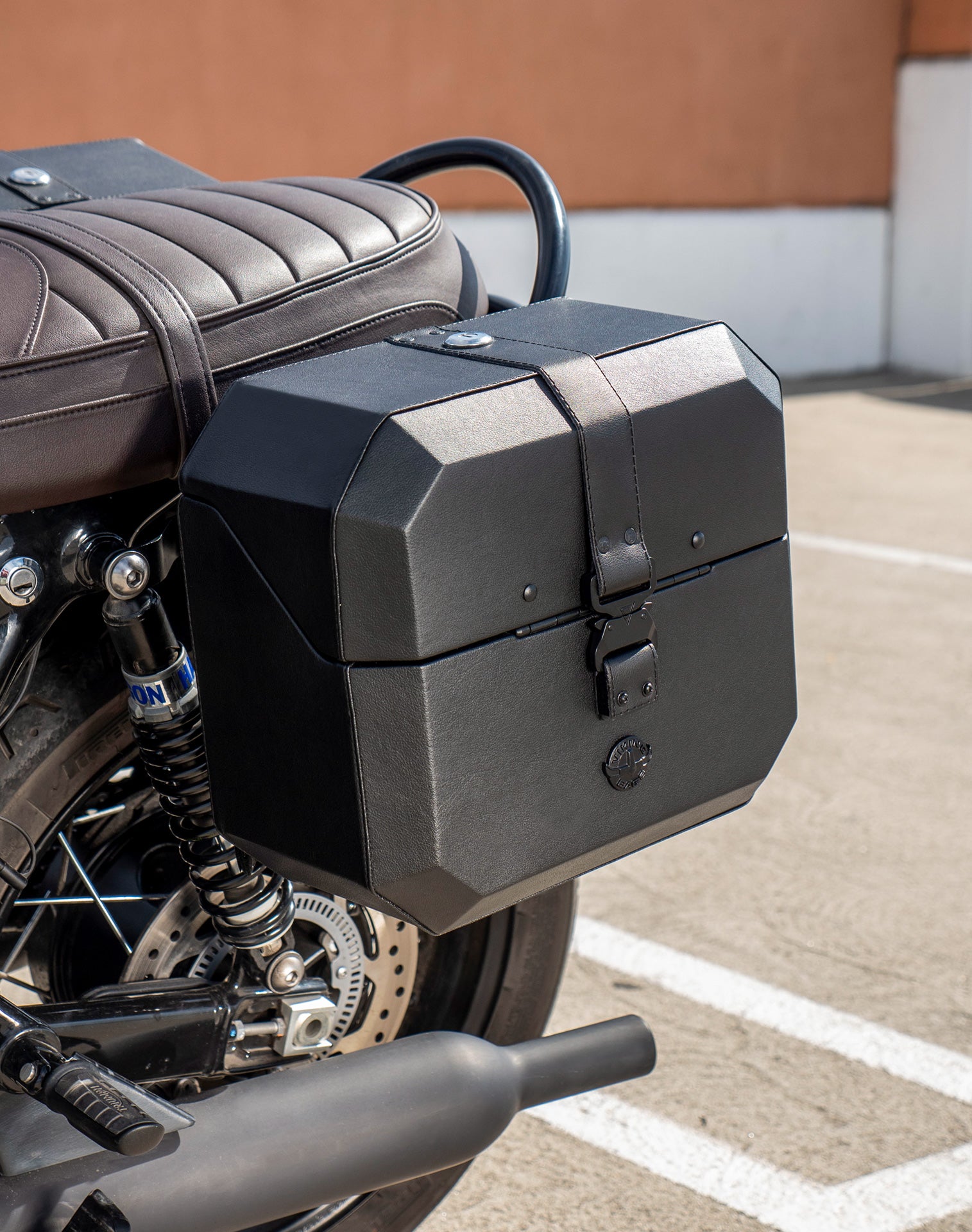 20L - Outlaw Quick-Mount Small Triumph Bonneville T120 Leather Wrapped Hard Saddlebags Lifestyle Image 