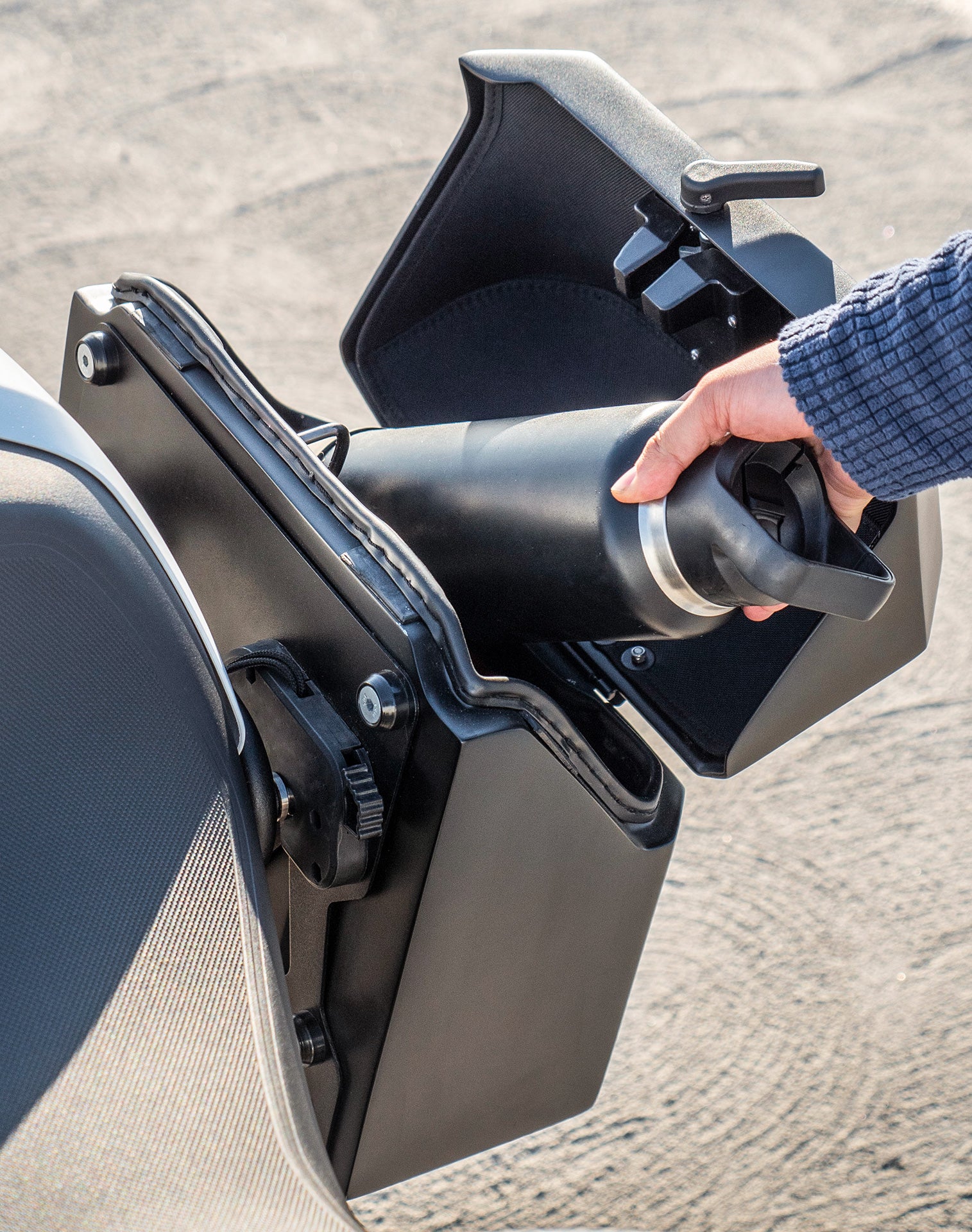 30L - Outlaw Quick-Mount Medium Ducati Monster 797 Matte Hard Saddlebags Life style 4