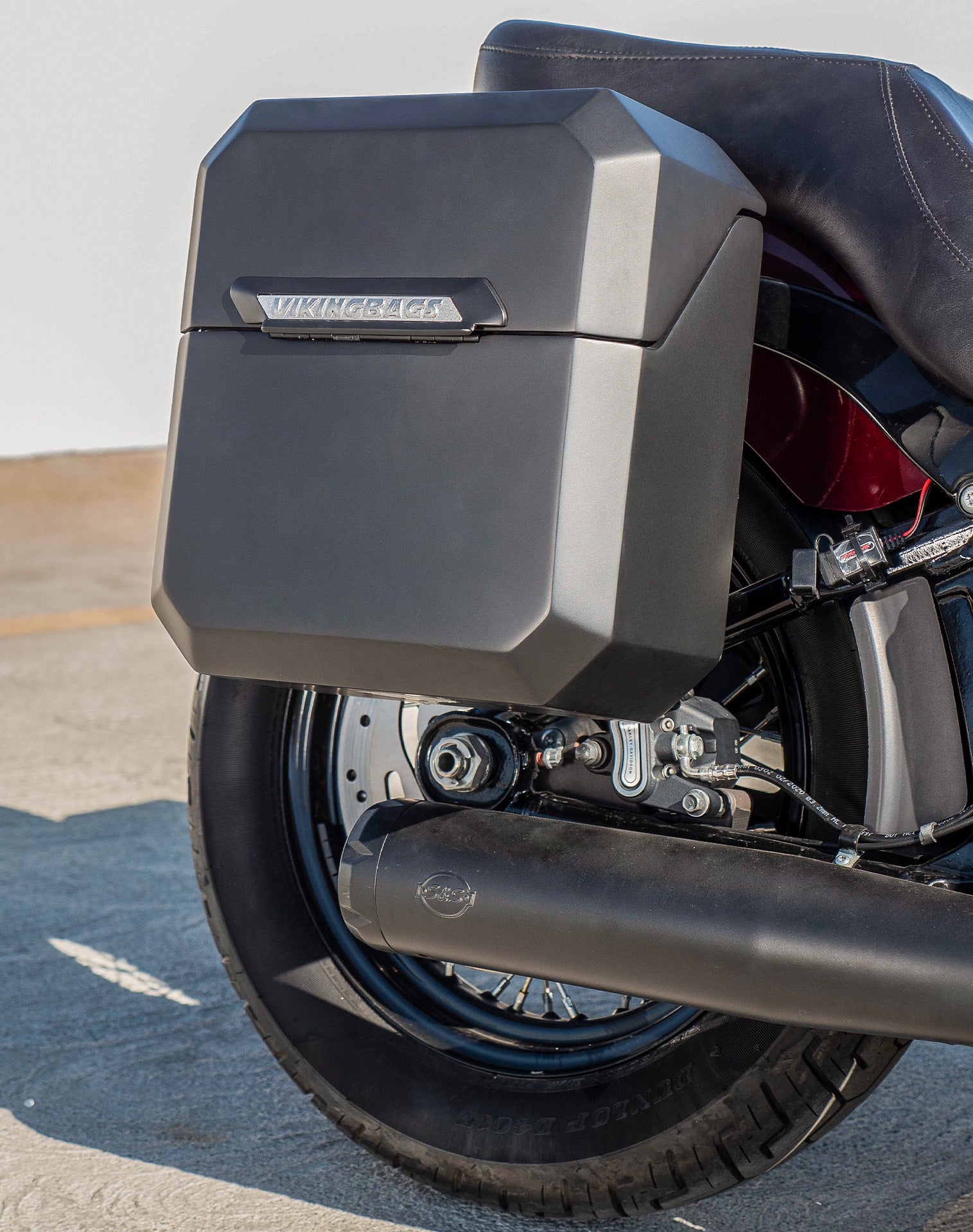 30L - Outlaw Quick-Mount Medium Harley Softail Slim FLSL Matte Hard Saddlebags Life style 3