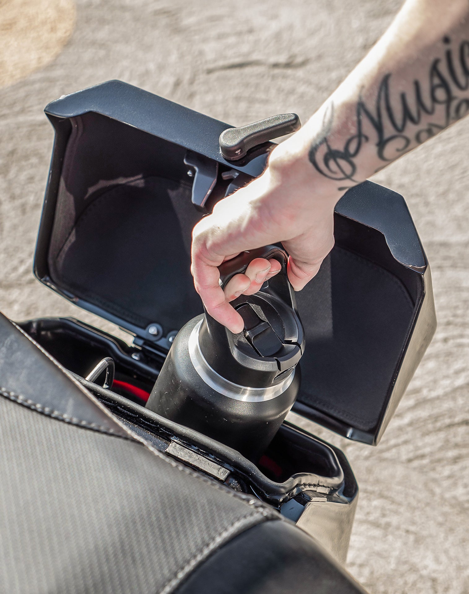 30L - Outlaw Quick Mount Medium Harley Softail Slim FLSL Painted Hard Saddlebags Life style 4