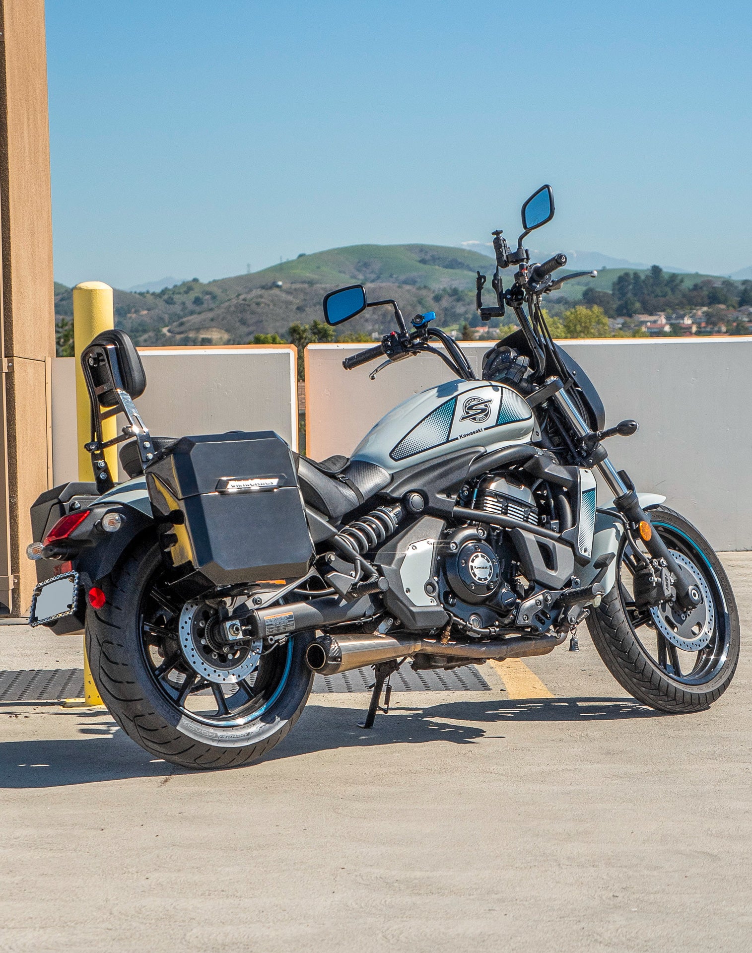 30L - Outlaw Quick Mount Medium Kawasaki Vulcan S Painted Hard Saddlebags Life style 1