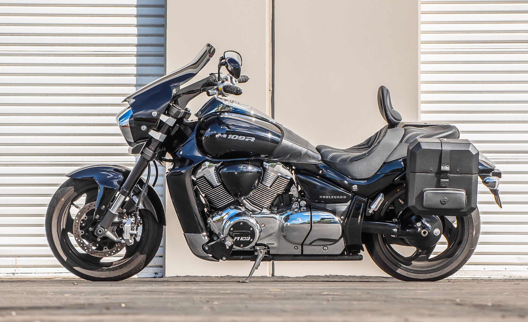 Viking 30L Outlaw Quick-Mount Suzuki Boulevard M109 VZR1800 Hard