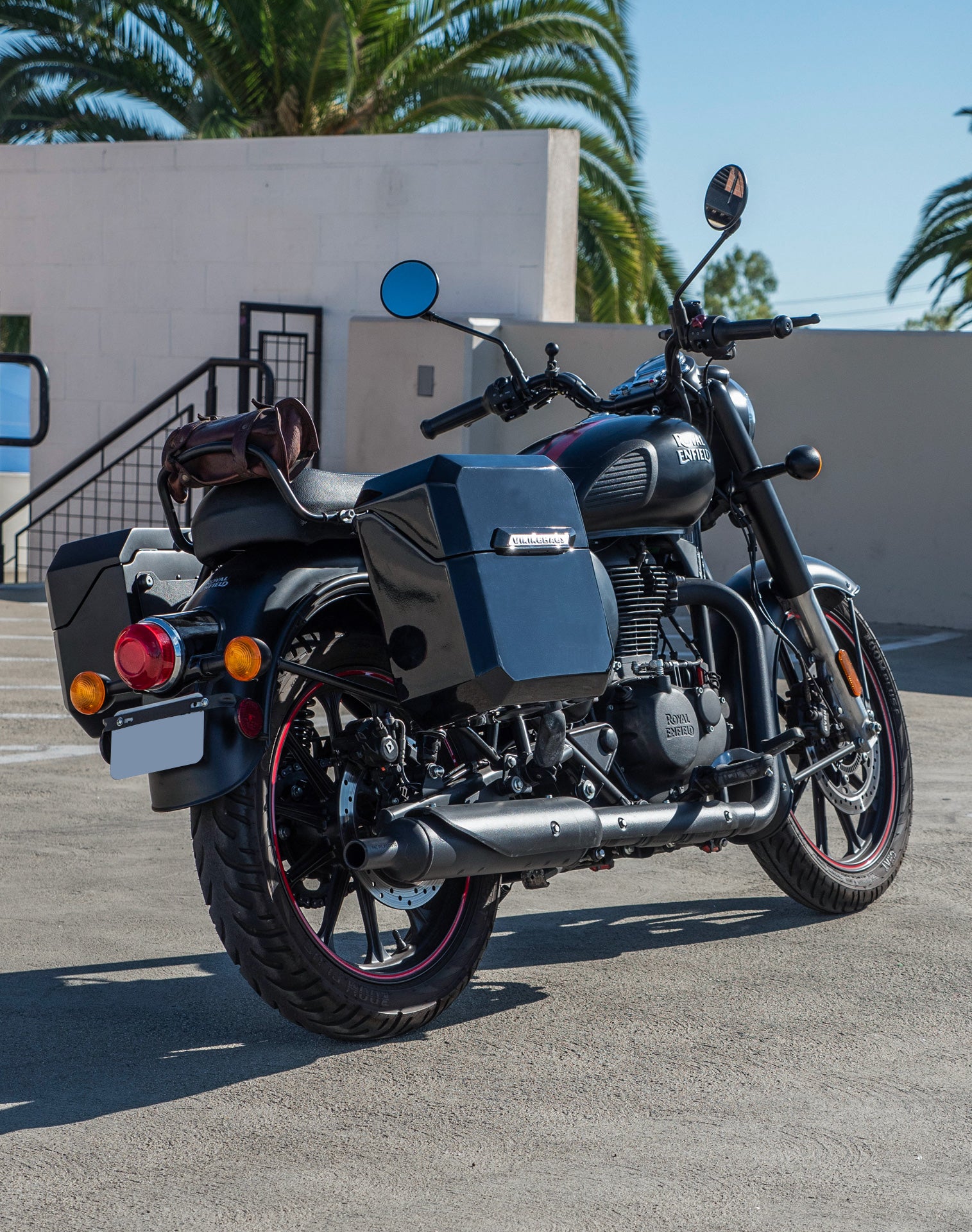 30L - Outlaw Quick Mount Medium Royal Enfield Classic 350 Painted Hard Saddlebags Life style 1