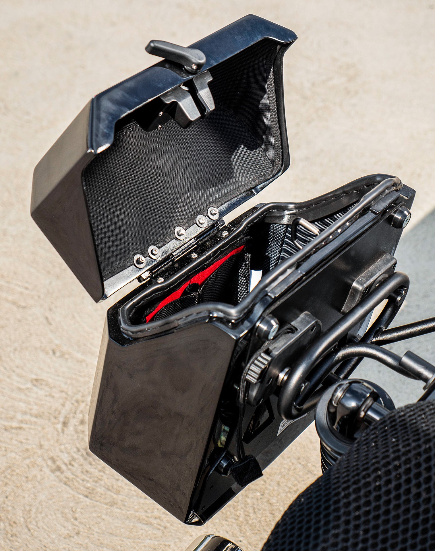 30L - Outlaw Quick Mount Medium Harley Sportster Nightster RH975/S Painted Saddlebags Life style 4