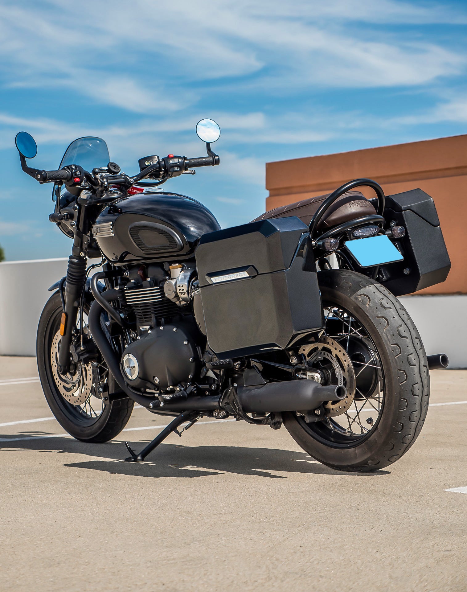 30L - Outlaw Quick Mount Medium Triumph Bonneville T100 Painted Hard Saddlebags Lifestyle