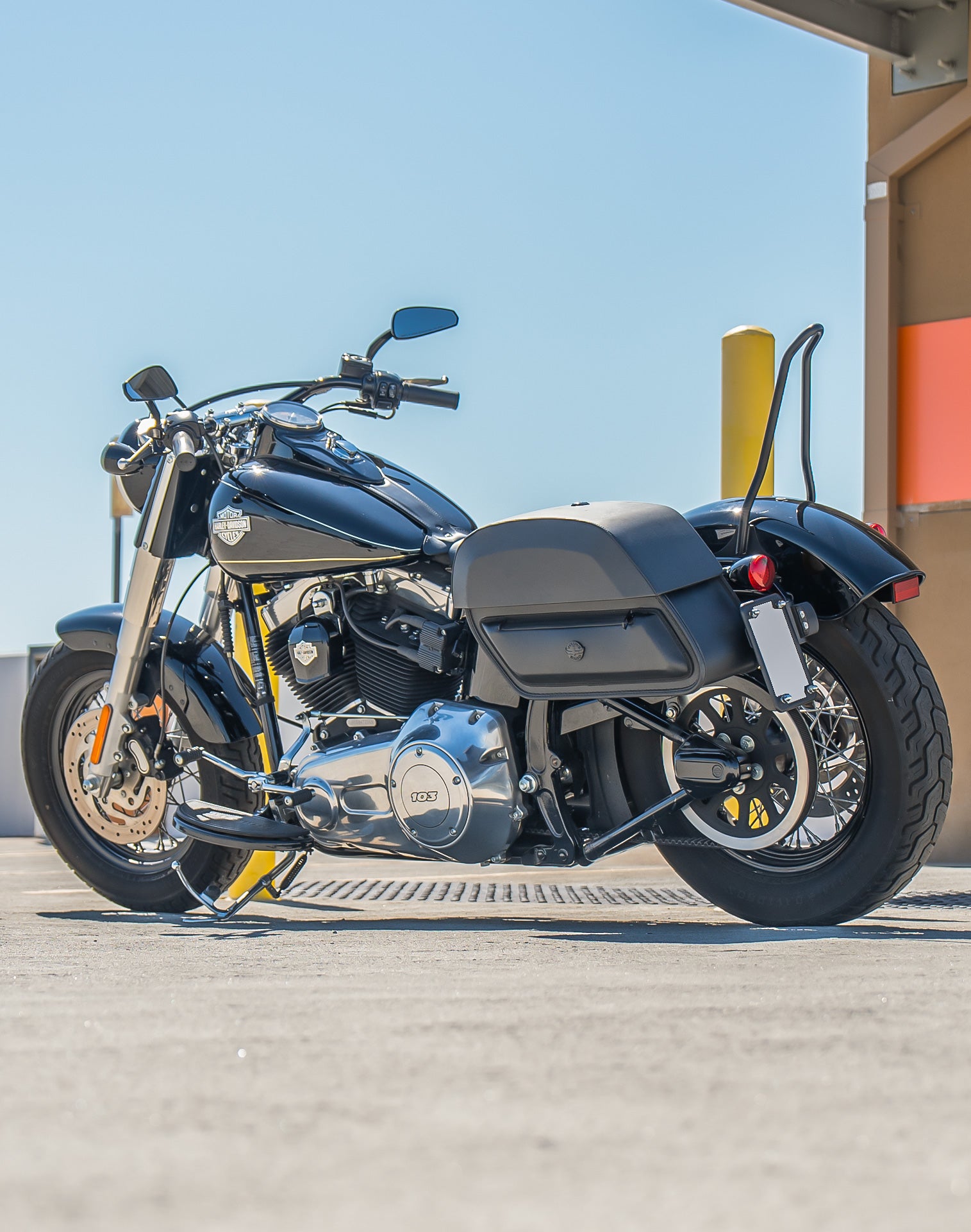 28L - Pantheon Quick-Mount Medium Harley Softail Slim FLS Motorcycle Saddlebags Life Style 1