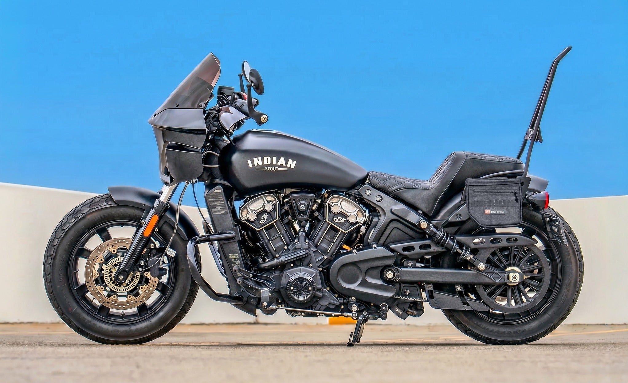 8L - Patriot Small Indian Scout Rogue Throw Over Saddlebags Lifestyle @expand