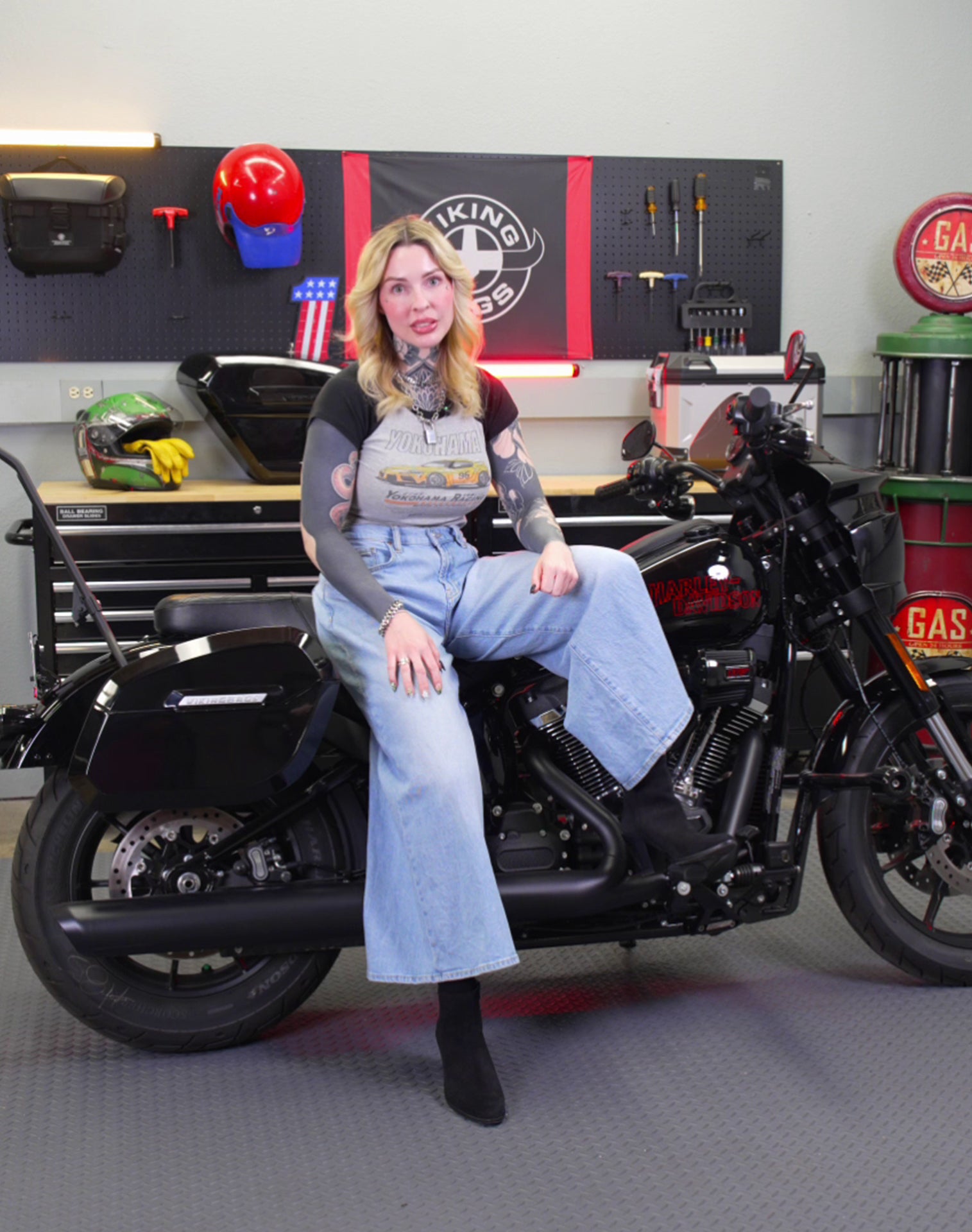XL新品未使用　ポリヘル　ハーフ　ショーティ 黒エイジングファイヤー2 Viking 32L Darkin Quick-Mount Harley Softail Deadwood FLHD Painted
