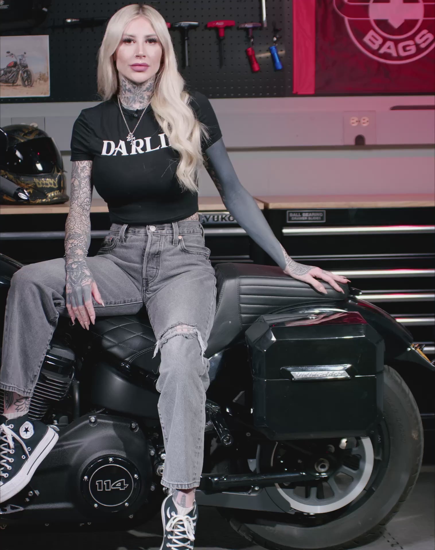 20L - Outlaw Quick-Mount Small Kawasaki Vulcan 900 Classic VN900 Painted Hard Saddlebags Video