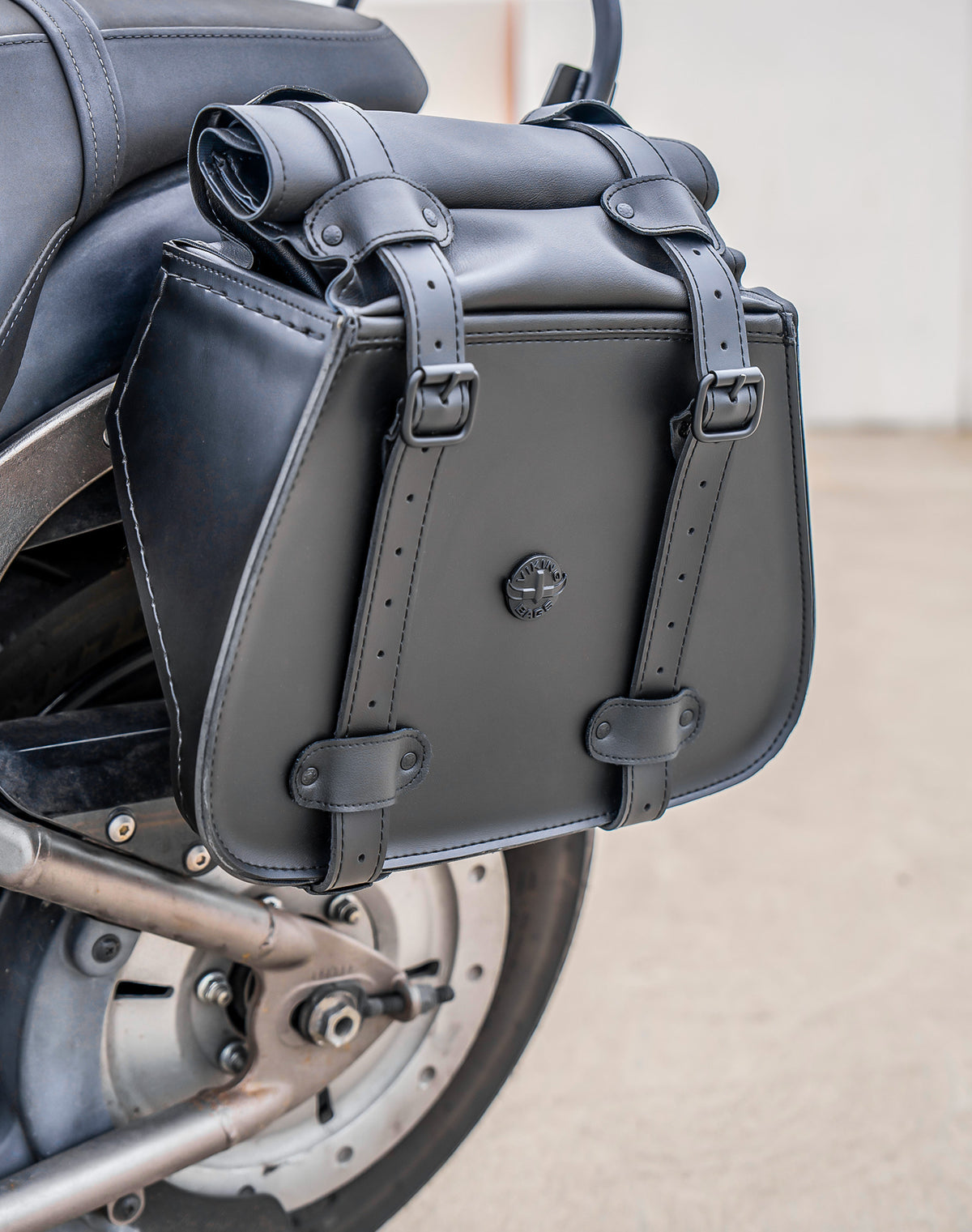 30L - SpiritBlade Roll-Top Large Kawasaki Vulcan 900 Custom Motorcycle Leather Saddlebags Vertical Lifestyle 