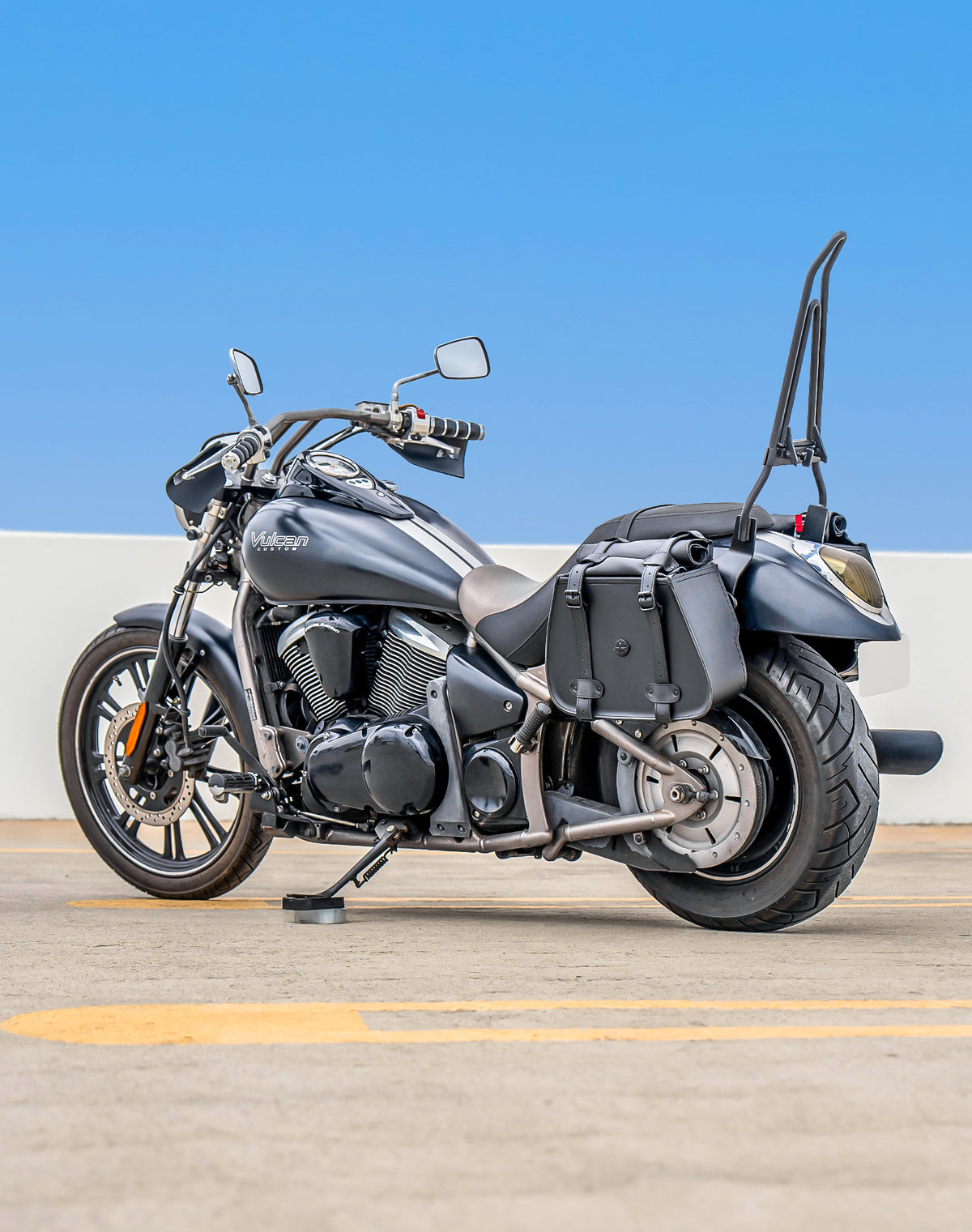 30L - SpiritBlade Roll-Top Large Kawasaki Vulcan 900 Custom Motorcycle Leather Saddlebags Vertical Lifestyle 