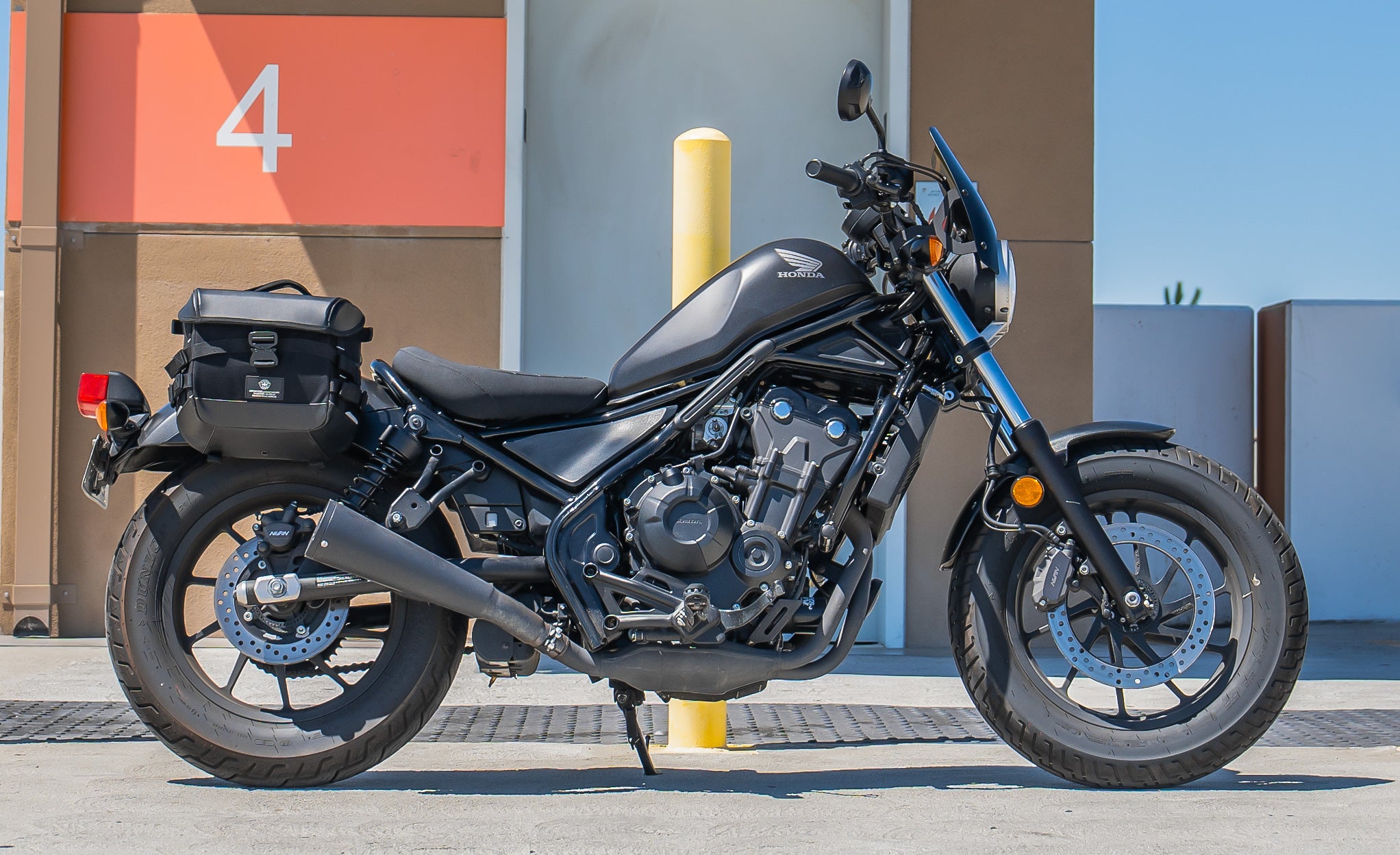 10L - Incognito Quick Mount Small Honda Rebel 500 Solo Saddlebag (Right Only) @expand