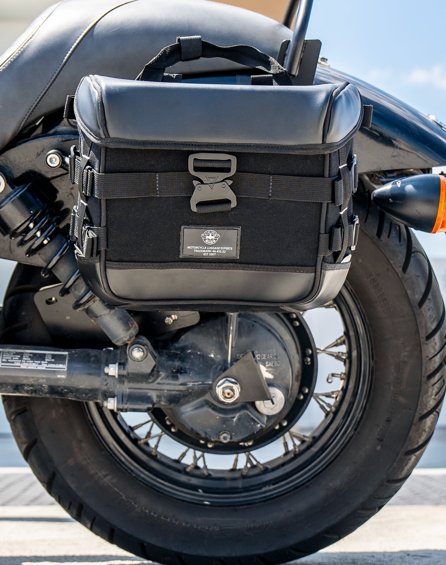 20L - Incognito Quick-Mount Small Honda Shadow 750 Phantom Saddlebags Life style 2