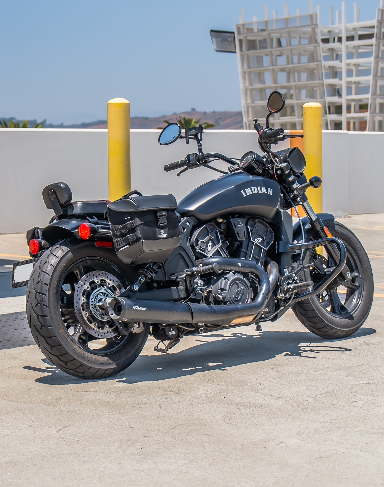 10L - Incognito Quick Mount Small Indian Scout Bobber Solo Saddlebag (Right Only) v1