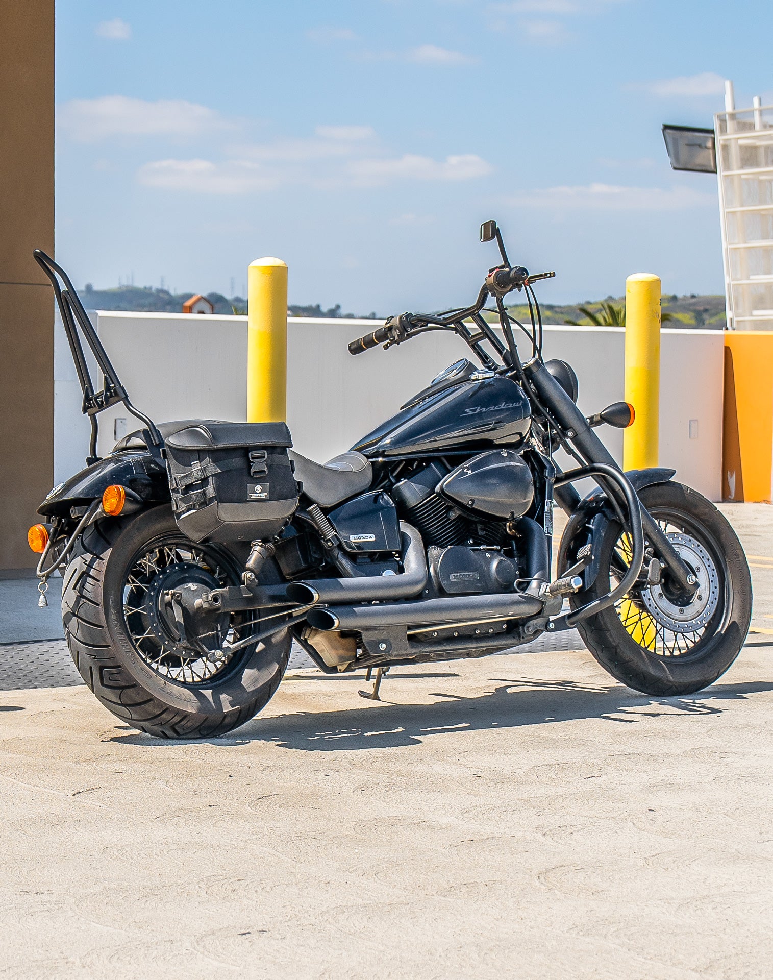 20L - Incognito Quick-Mount Small Honda Shadow 750 Phantom Saddlebags Life style 1